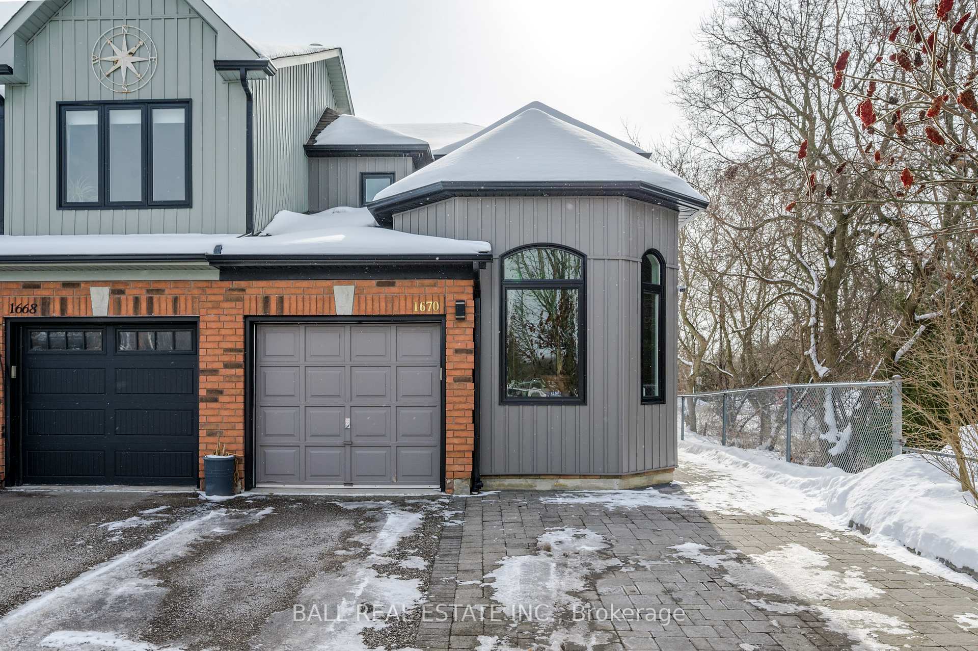 Photo 2 of 1670 Woodgate Trail, Oshawa, Samac — HOMEH