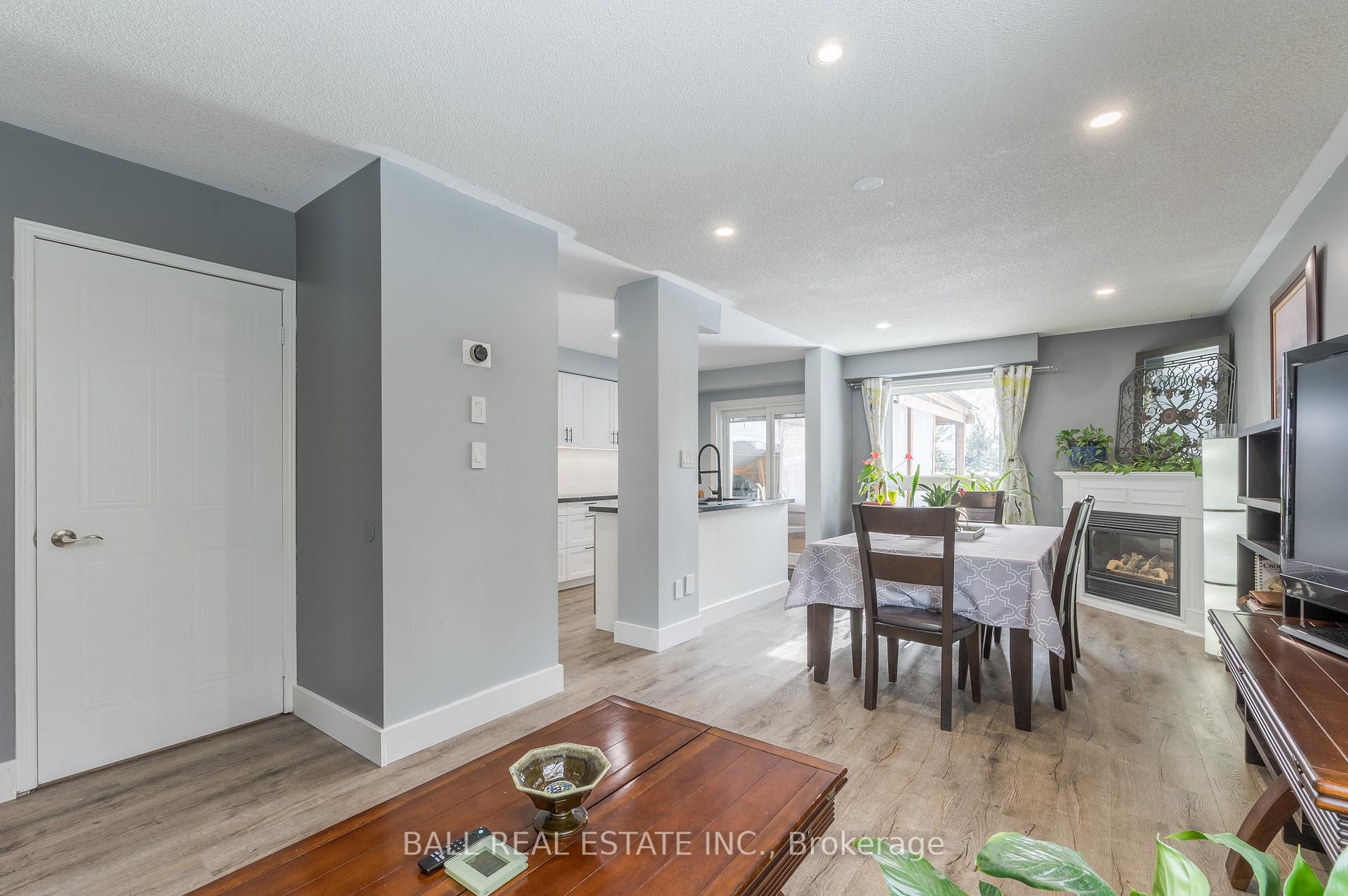 Photo 7 of 1670 Woodgate Trail, Oshawa, Samac — HOMEH
