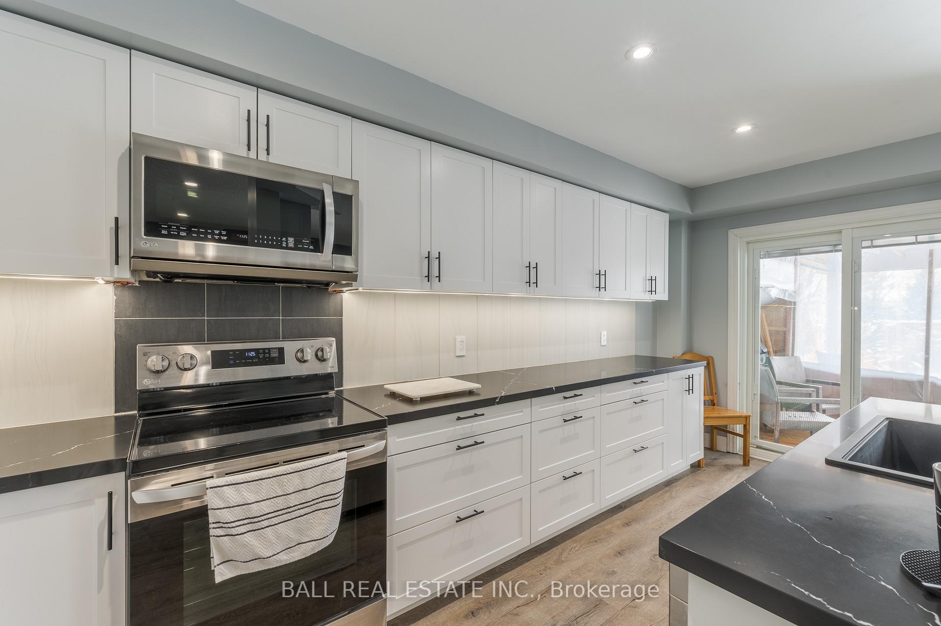 Photo 9 of 1670 Woodgate Trail, Oshawa, Samac — HOMEH