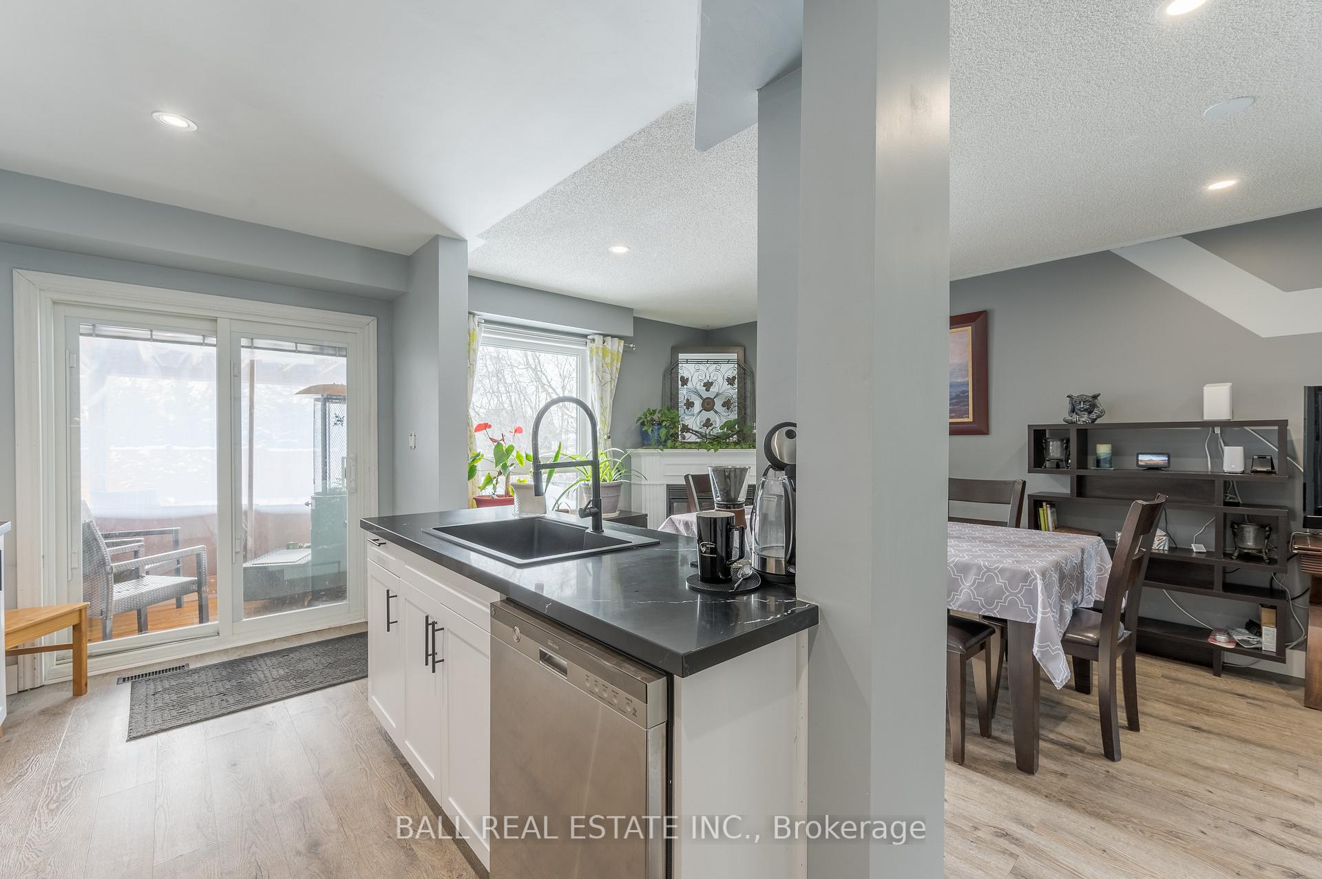 Photo 10 of 1670 Woodgate Trail, Oshawa, Samac — HOMEH