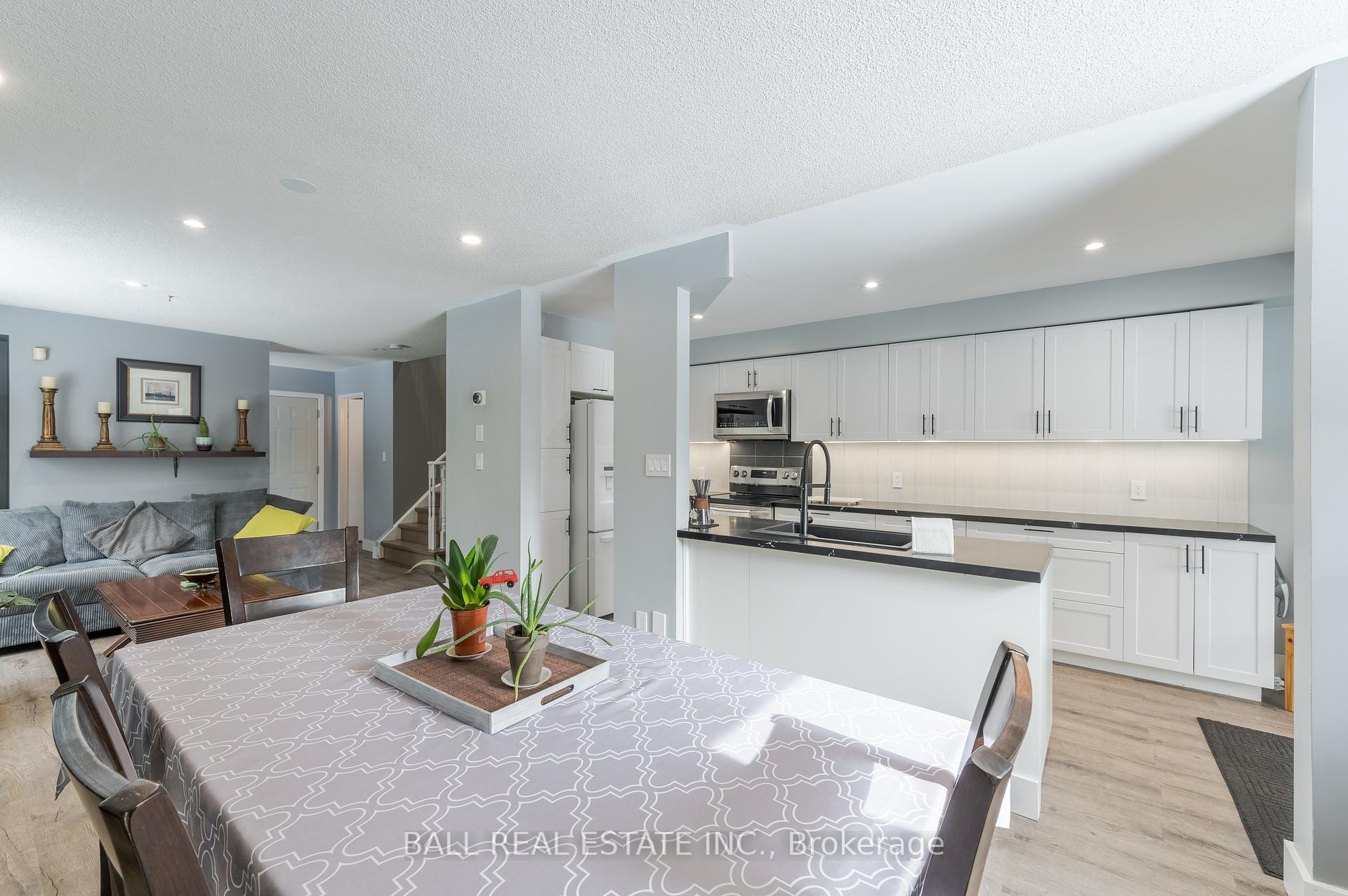 Photo 14 of 1670 Woodgate Trail, Oshawa, Samac — HOMEH