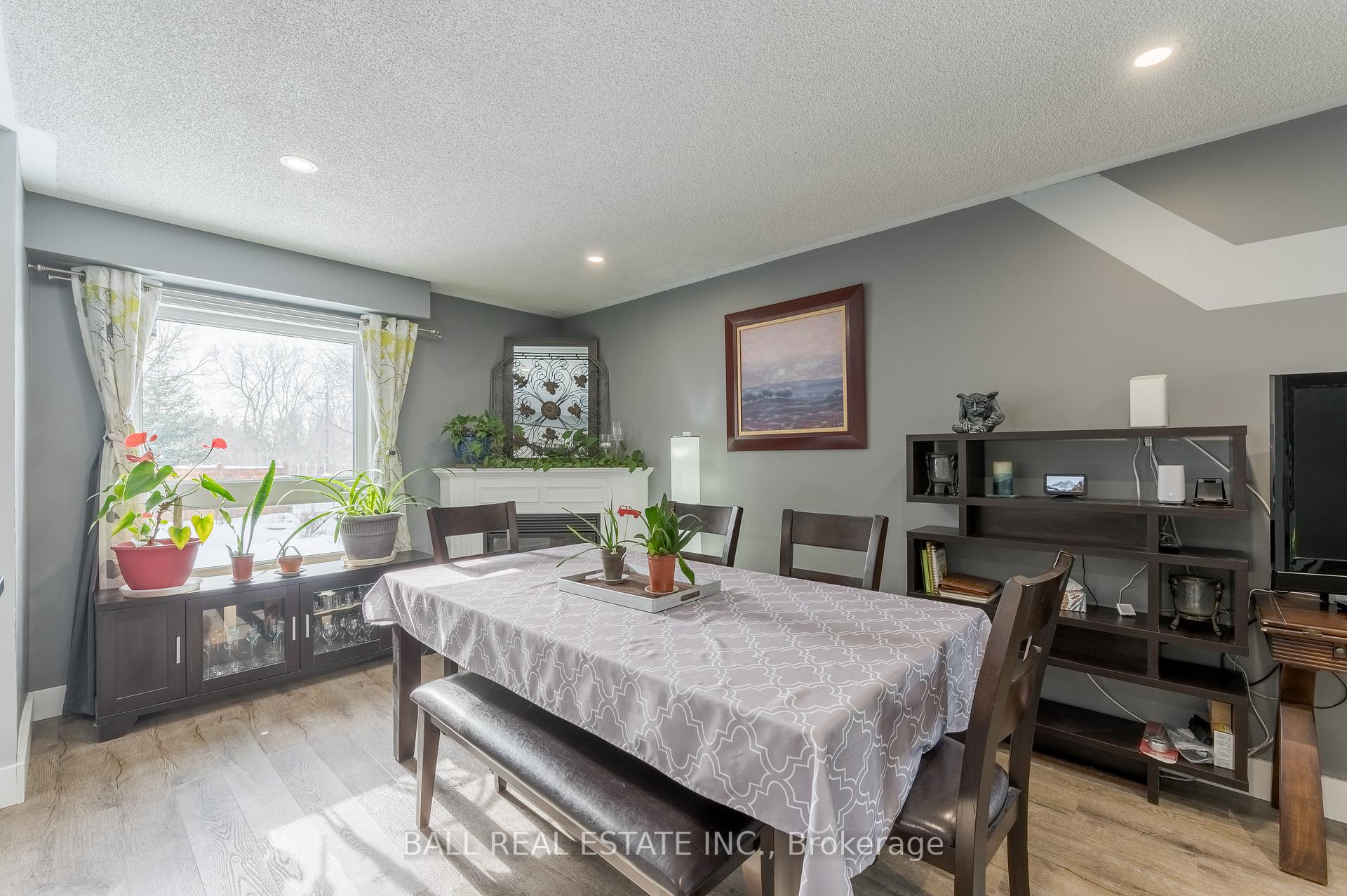 Photo 15 of 1670 Woodgate Trail, Oshawa, Samac — HOMEH