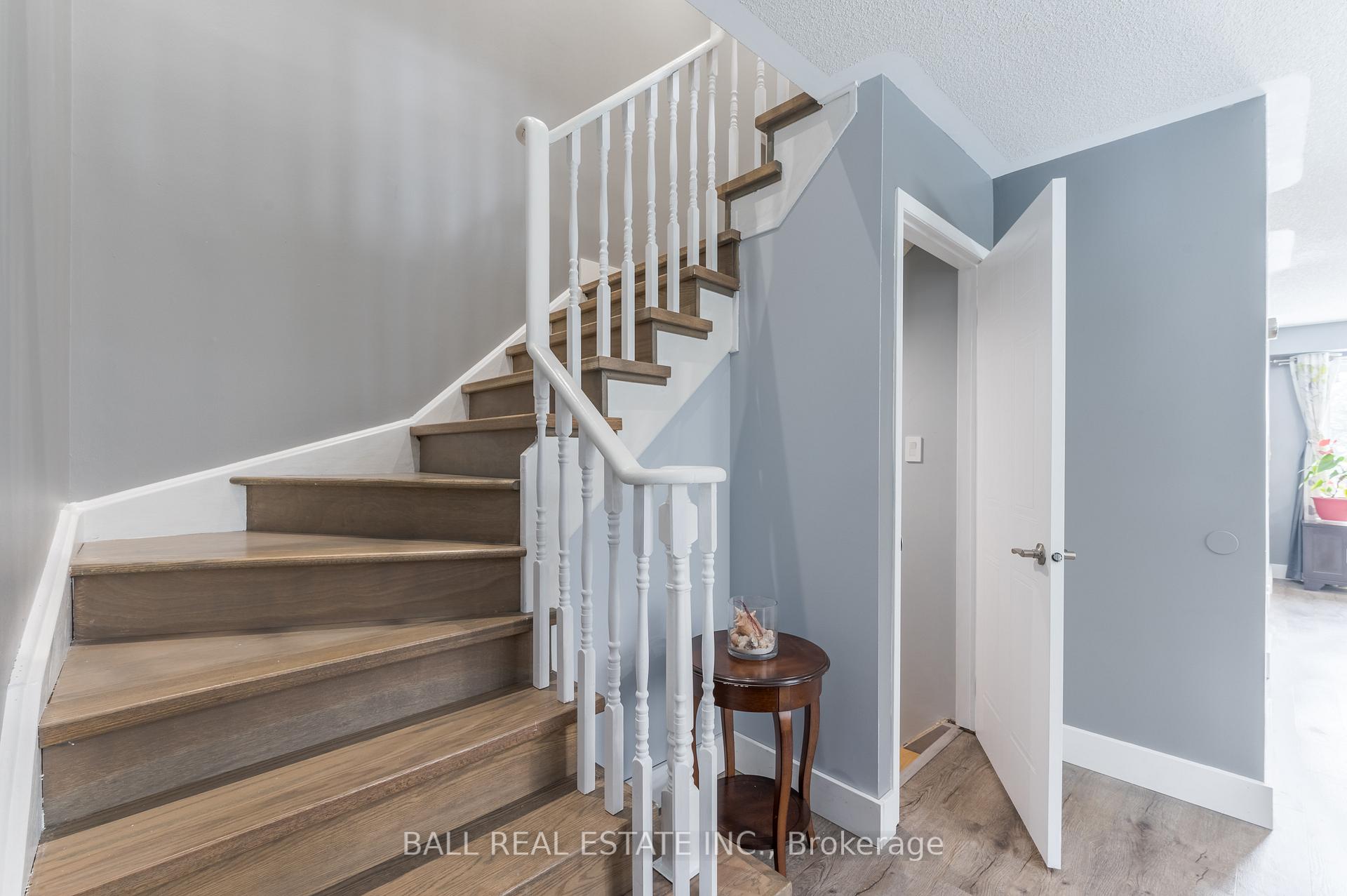 Photo 19 of 1670 Woodgate Trail, Oshawa, Samac — HOMEH