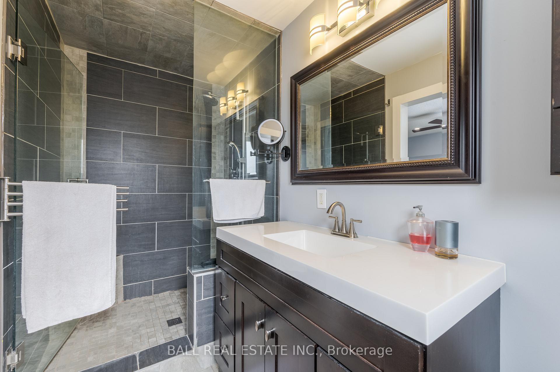 Photo 24 of 1670 Woodgate Trail, Oshawa, Samac — HOMEH