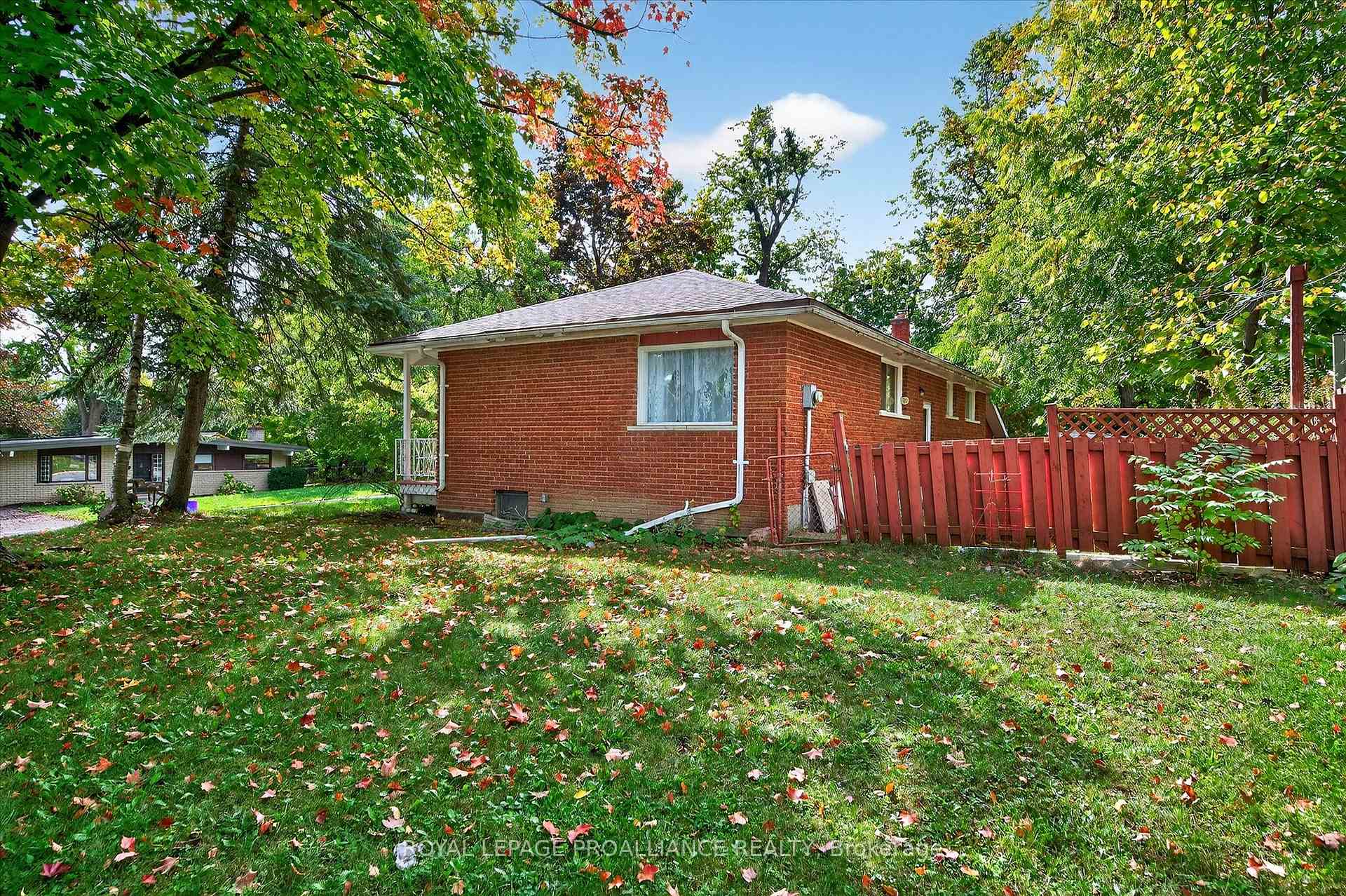 Photo 38 of 2 Seneca Road, Peterborough, Northcrest Ward 5 — HOMEH