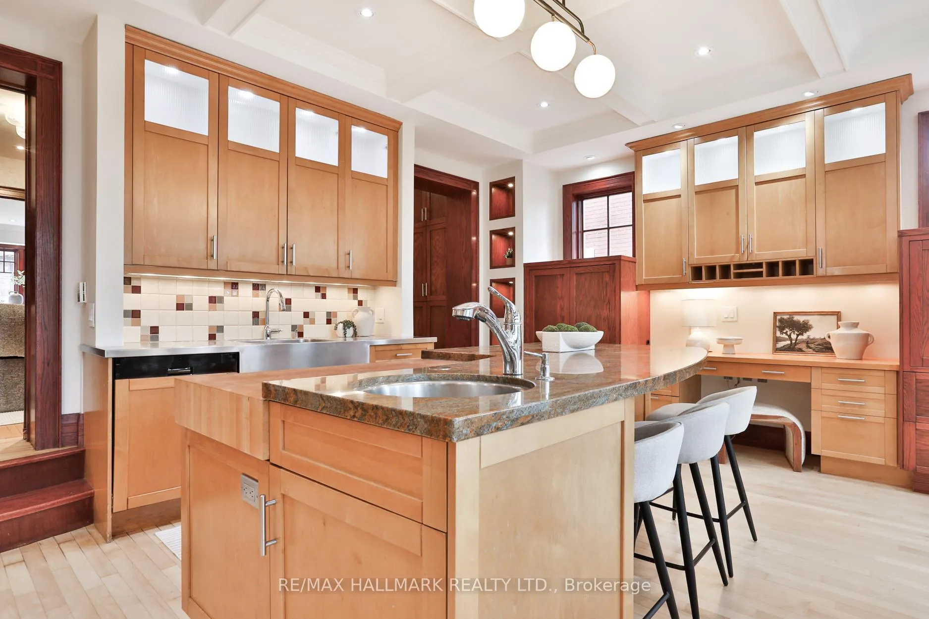 Photo 9 of 30 Oswald Crescent, Toronto, Mount Pleasant West — HOMEH