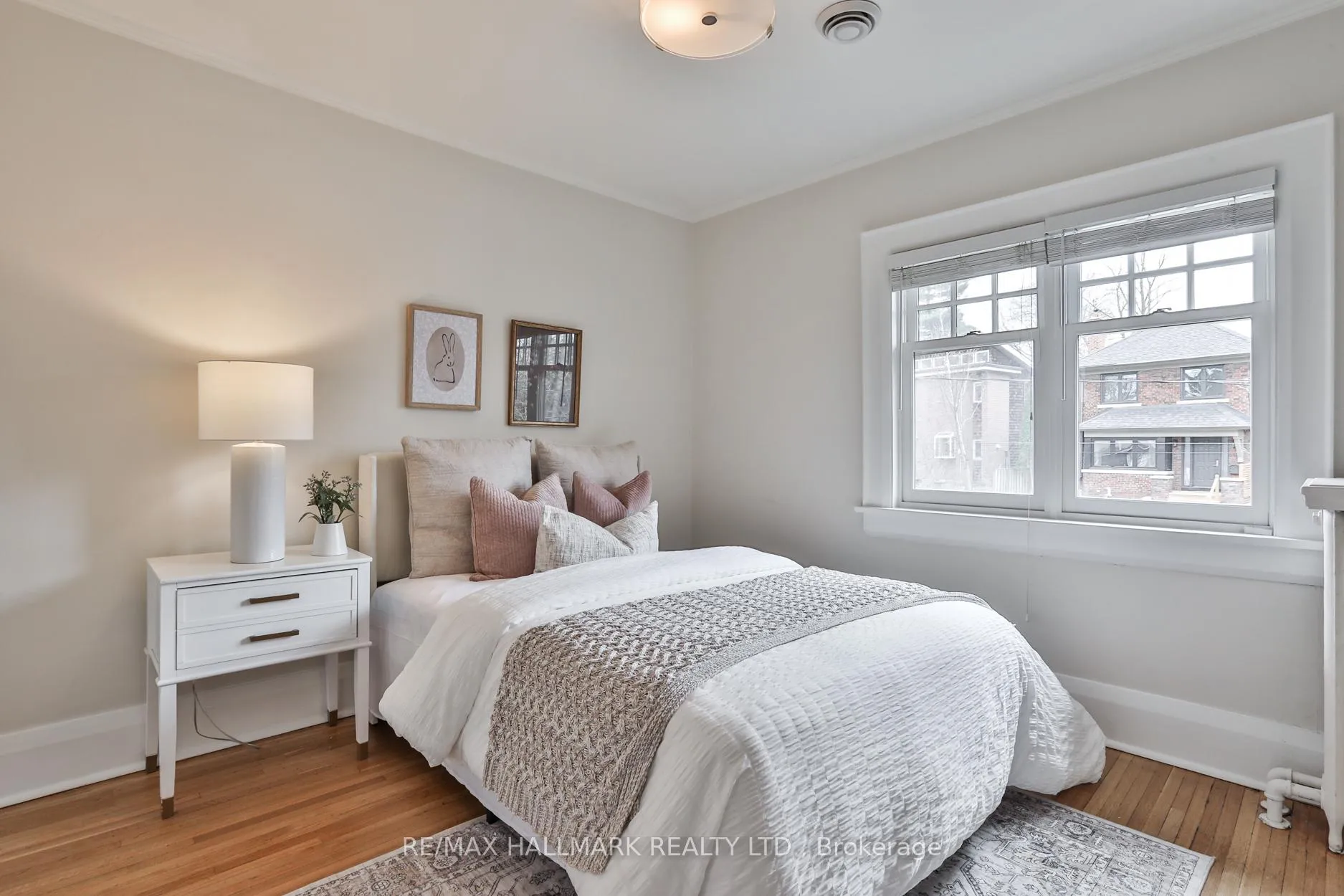 Photo 23 of 30 Oswald Crescent, Toronto, Mount Pleasant West — HOMEH