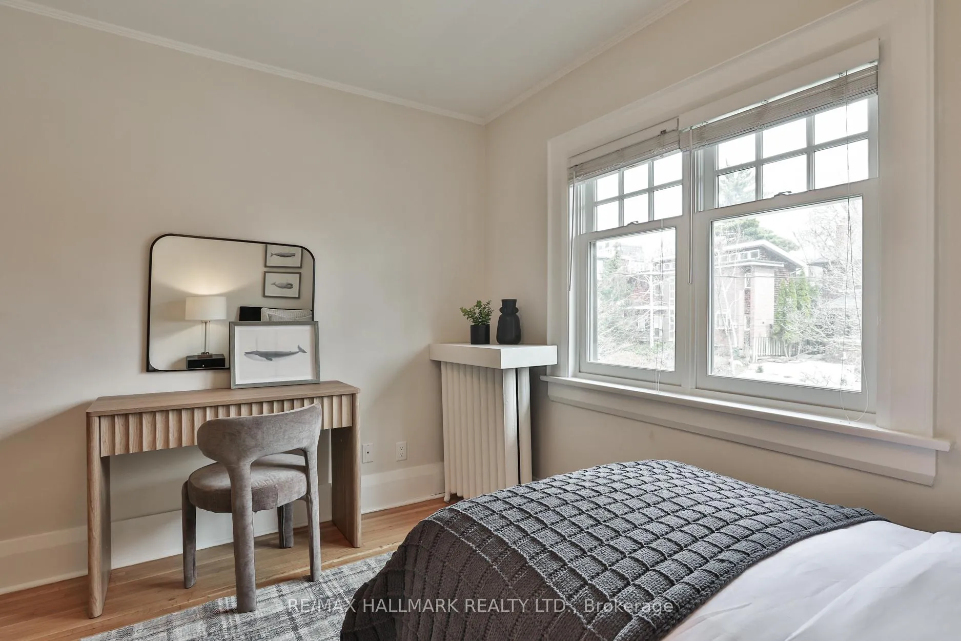 Photo 26 of 30 Oswald Crescent, Toronto, Mount Pleasant West — HOMEH