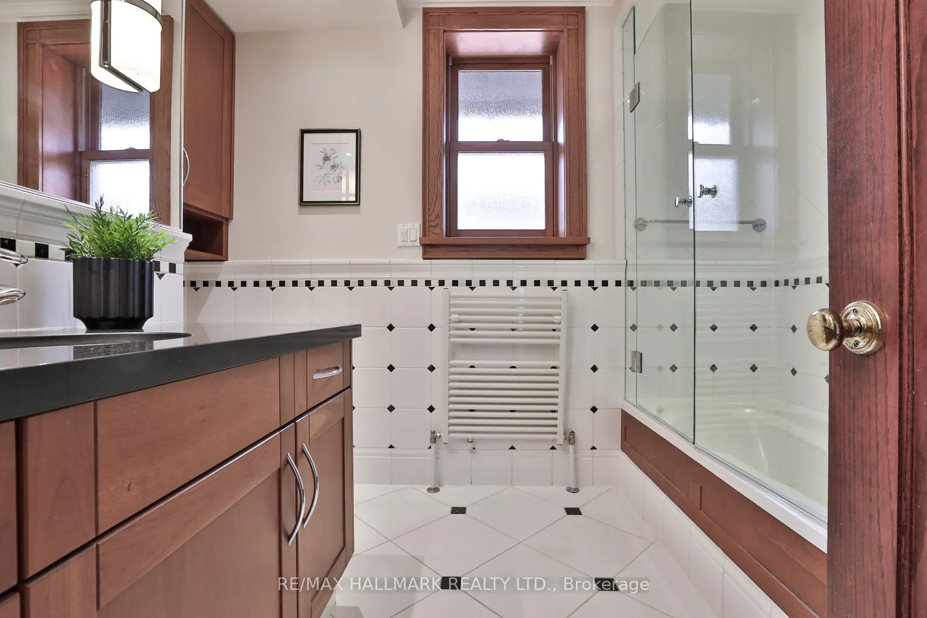 Photo 27 of 30 Oswald Crescent, Toronto, Mount Pleasant West — HOMEH
