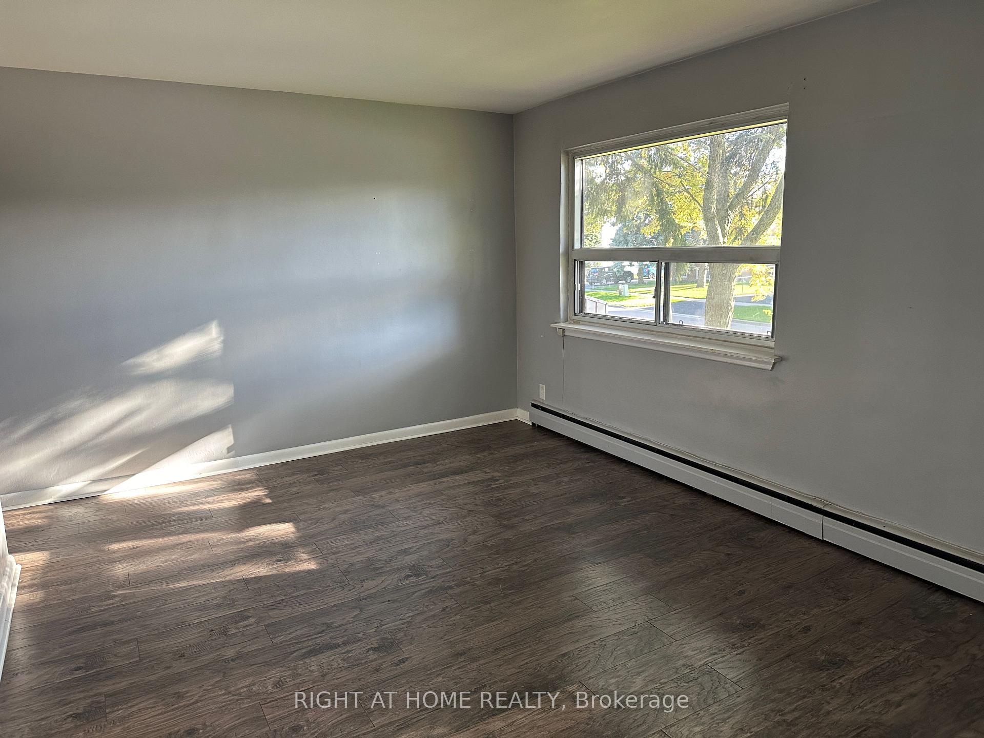 Photo 7 of Unit 2, 1033 Ravine Road, Oshawa, Lakeview — HOMEH