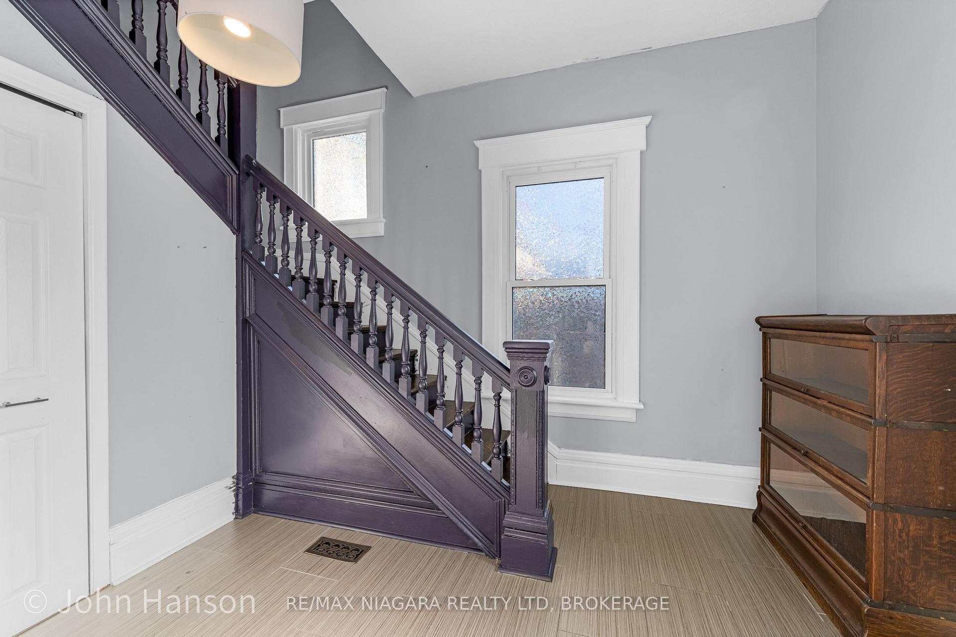 Photo 5 of 108 Maple Avenue, Welland, Broadway — HOMEH
