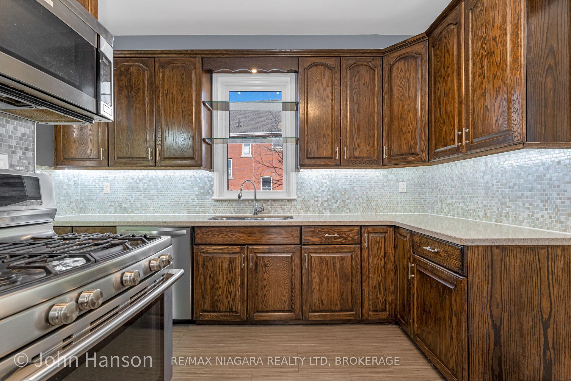 Photo 12 of 108 Maple Avenue, Welland, Broadway — HOMEH
