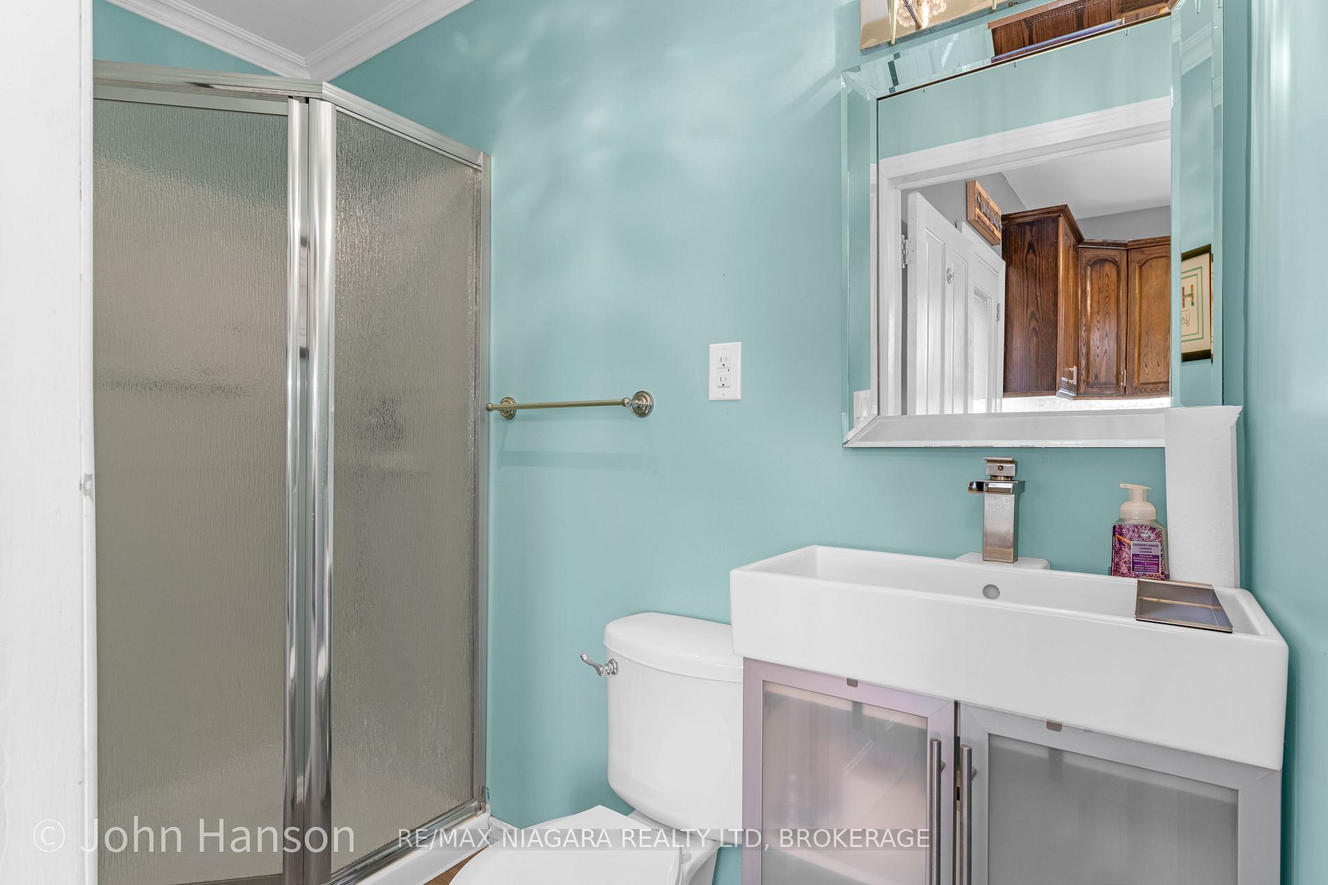 Photo 13 of 108 Maple Avenue, Welland, Broadway — HOMEH