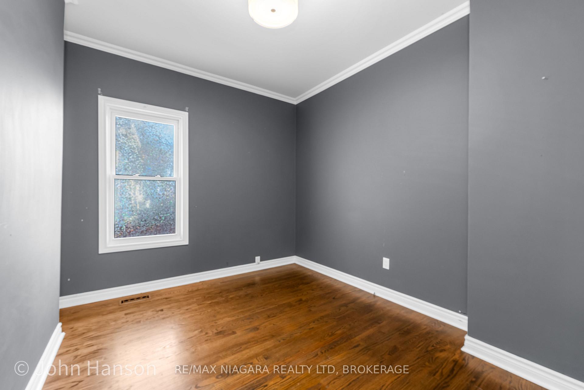 Photo 14 of 108 Maple Avenue, Welland, Broadway — HOMEH