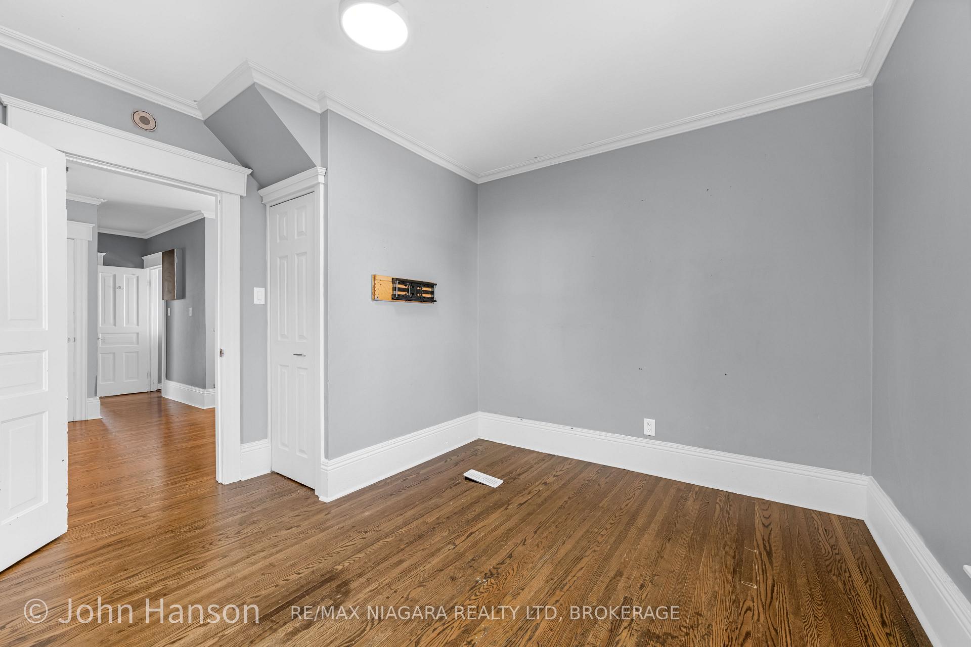 Photo 24 of 108 Maple Avenue, Welland, Broadway — HOMEH