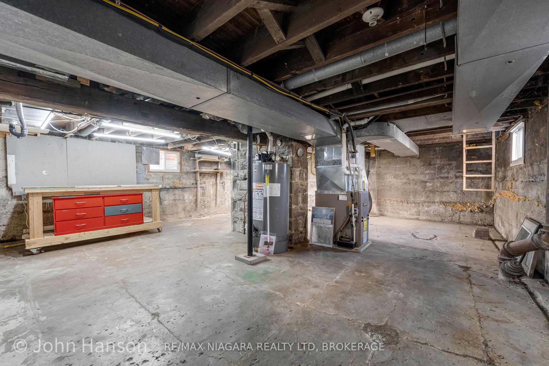 Photo 25 of 108 Maple Avenue, Welland, Broadway — HOMEH