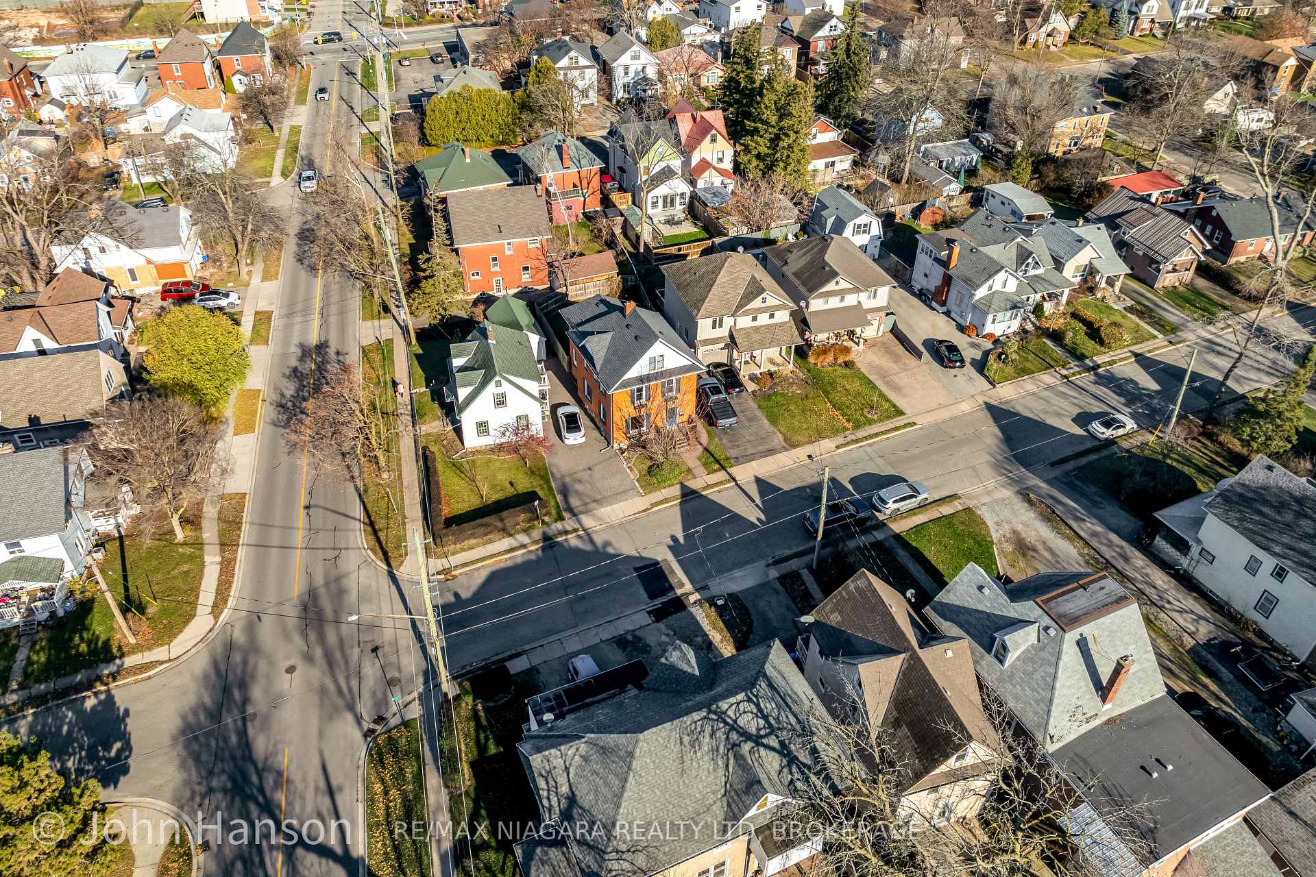 Photo 37 of 108 Maple Avenue, Welland, Broadway — HOMEH