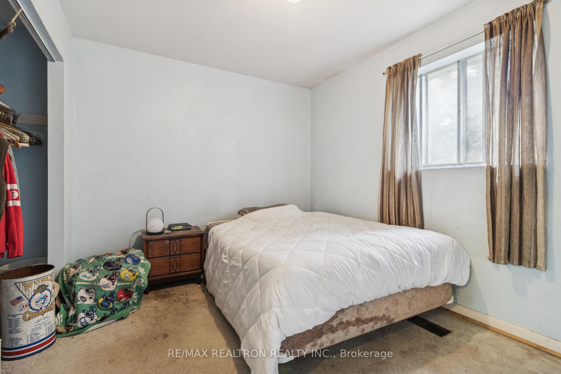 Photo 22 of 16 Foreht Crescent, Aurora, Aurora Heights — HOMEH