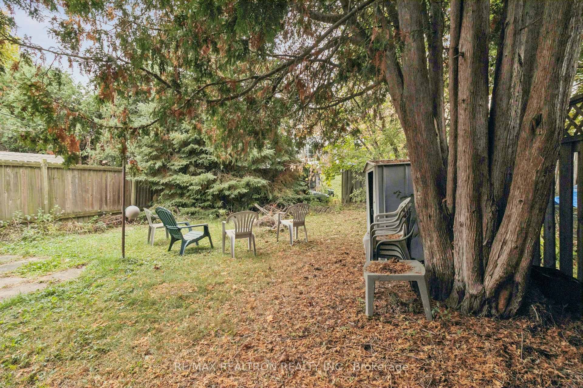 Photo 38 of 16 Foreht Crescent, Aurora, Aurora Heights — HOMEH