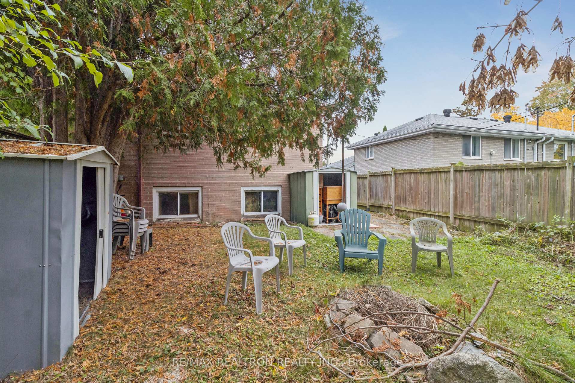 Photo 34 of 16 Foreht Crescent, Aurora, Aurora Heights — HOMEH