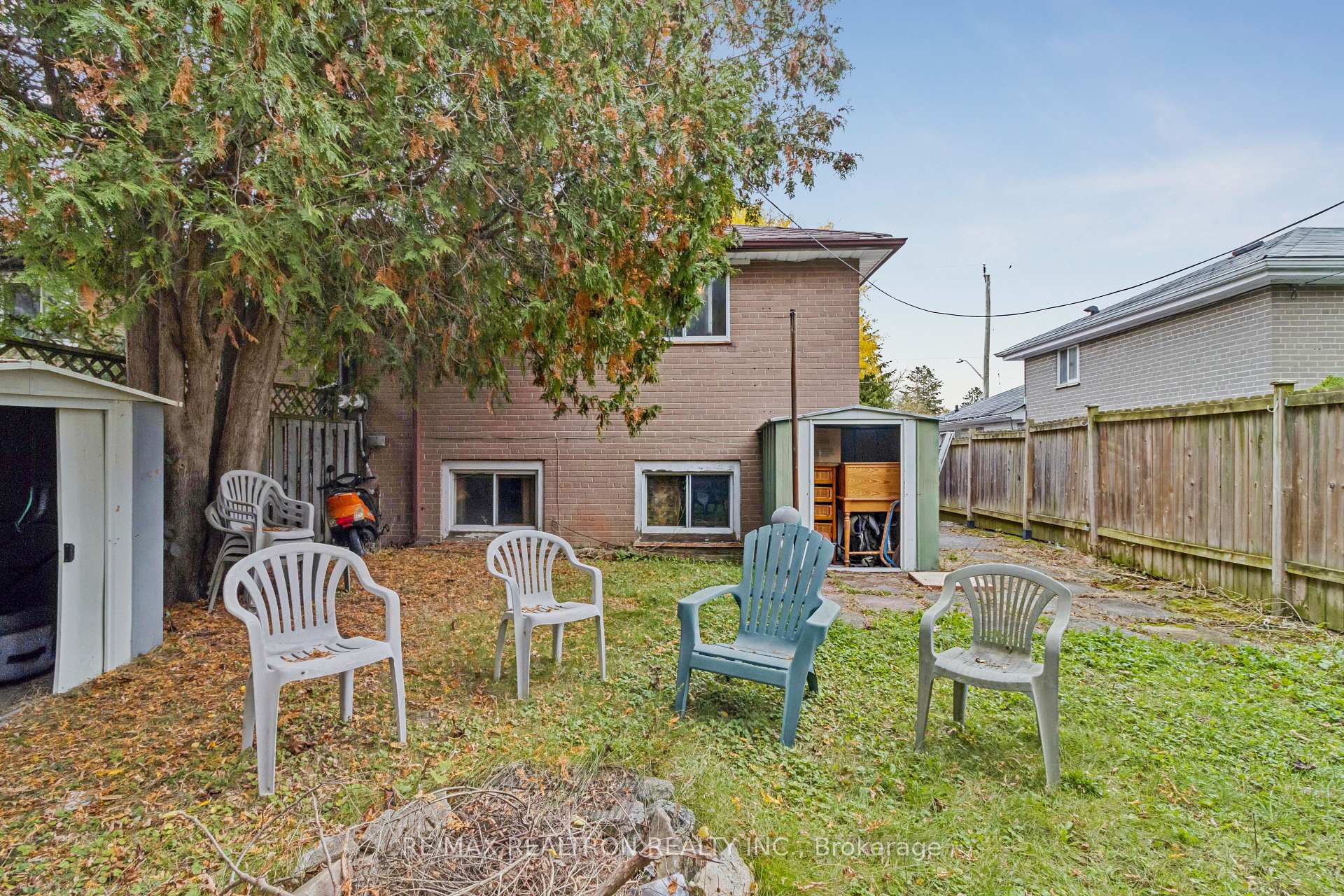 Photo 36 of 16 Foreht Crescent, Aurora, Aurora Heights — HOMEH