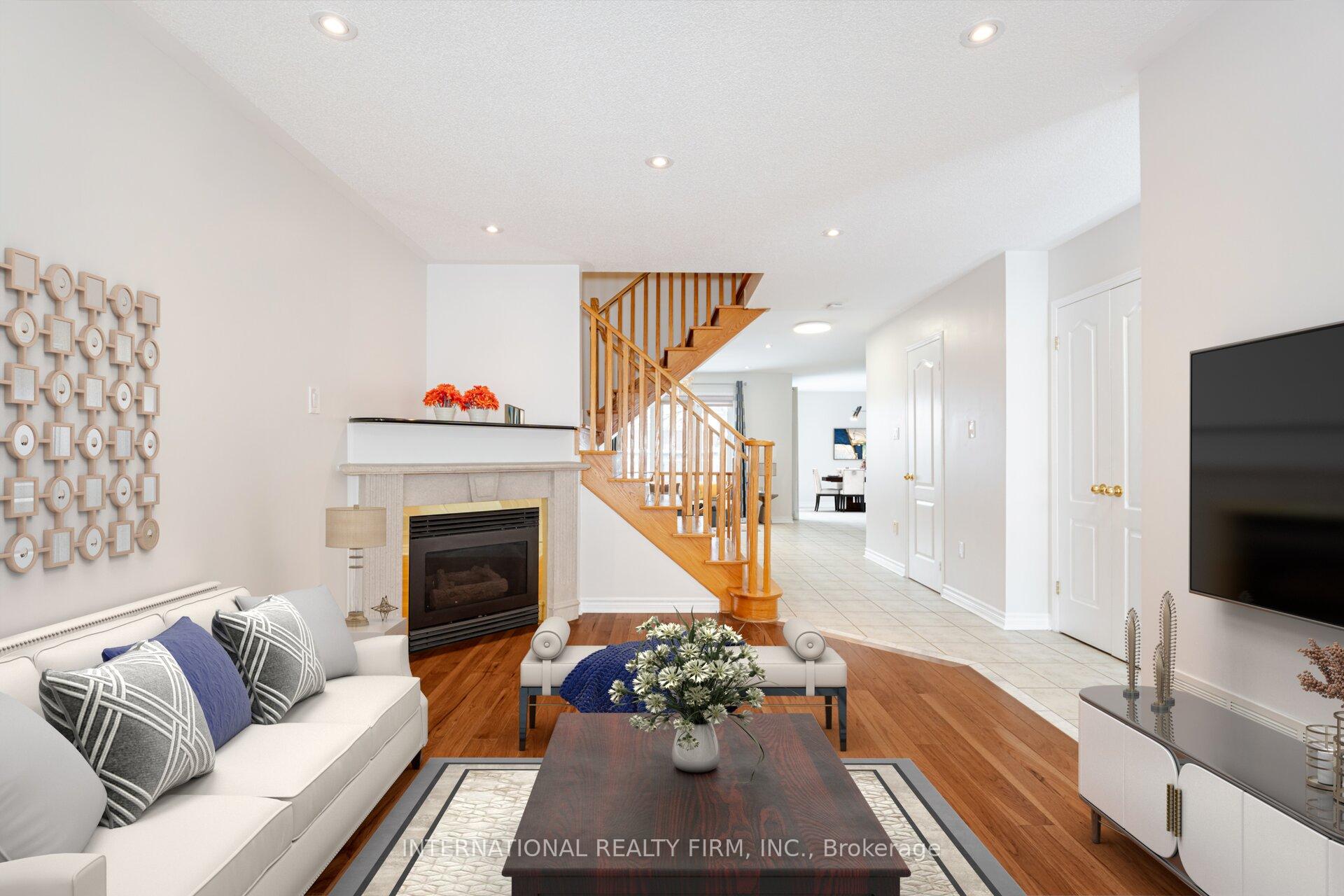 Photo 8 of 42 Matthew Drive, Vaughan, East Woodbridge — HOMEH