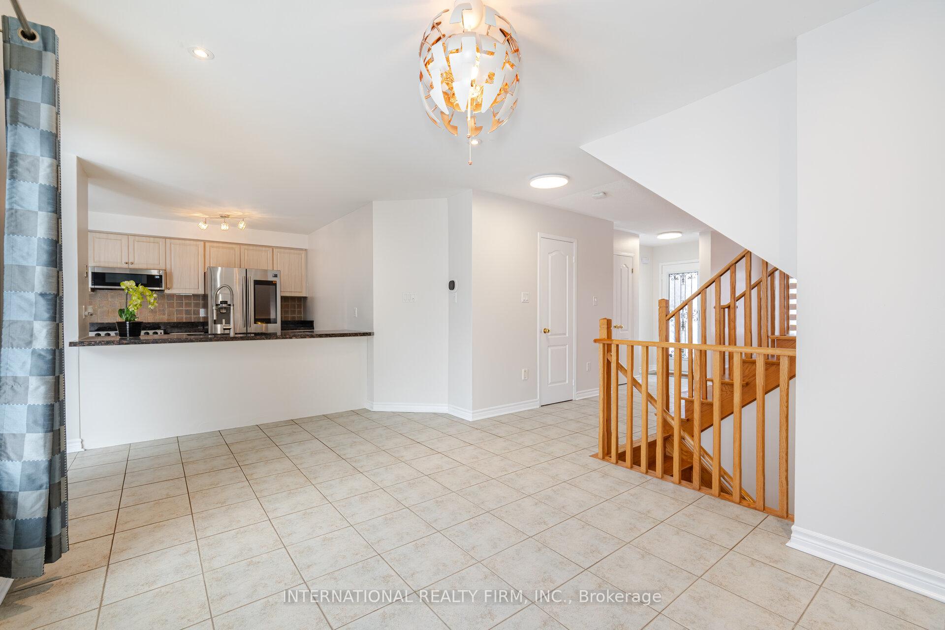 Photo 12 of 42 Matthew Drive, Vaughan, East Woodbridge — HOMEH