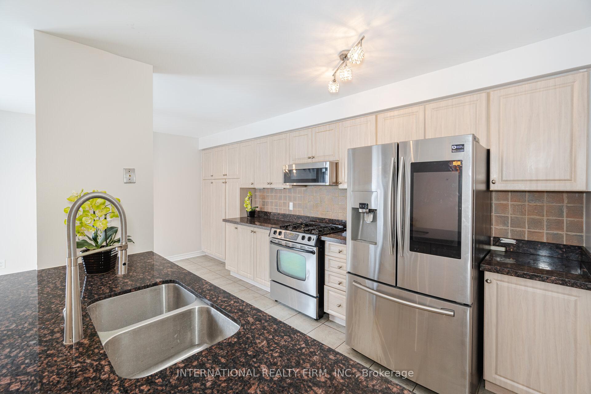 Photo 15 of 42 Matthew Drive, Vaughan, East Woodbridge — HOMEH