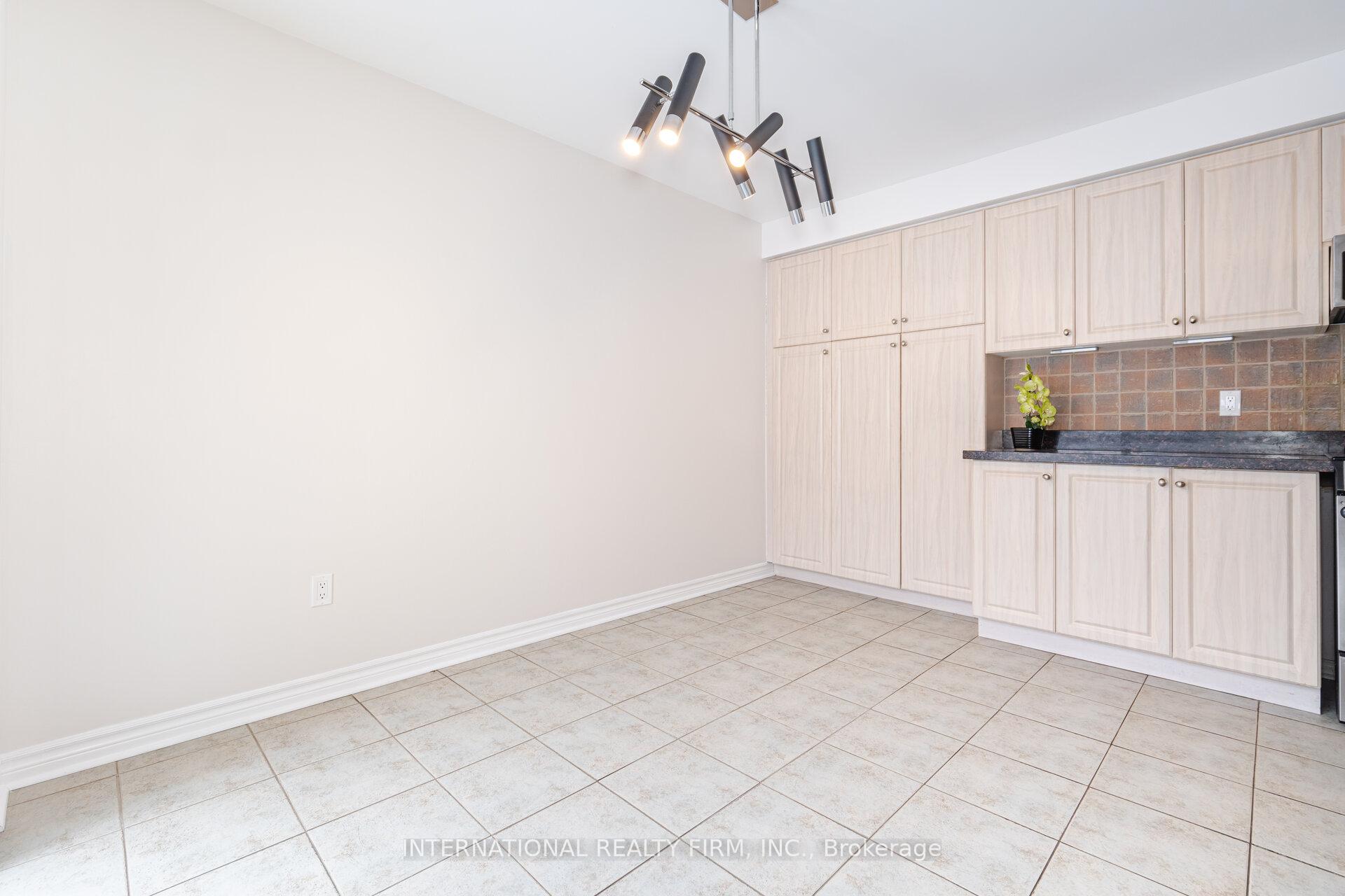 Photo 19 of 42 Matthew Drive, Vaughan, East Woodbridge — HOMEH
