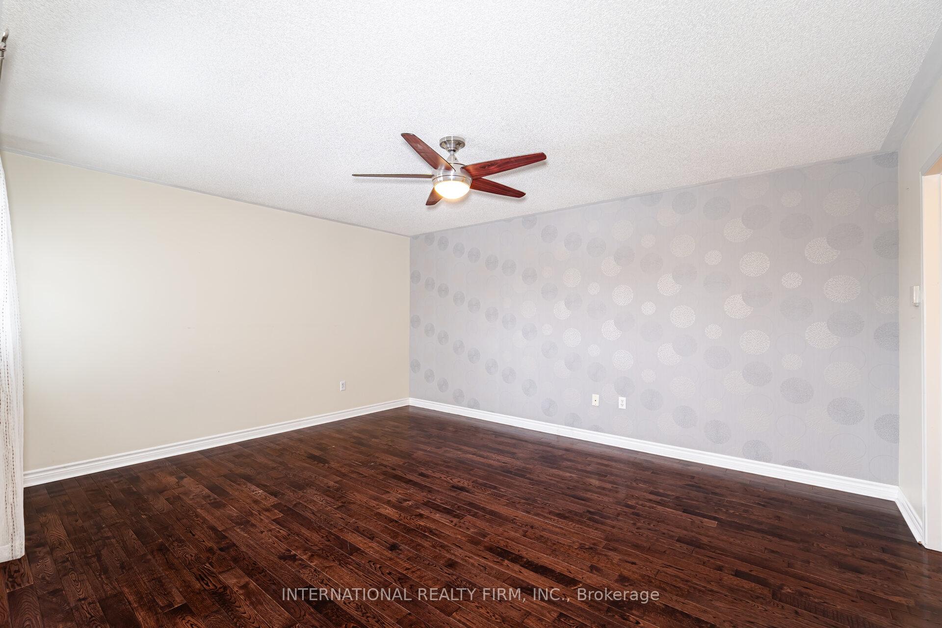 Photo 24 of 42 Matthew Drive, Vaughan, East Woodbridge — HOMEH