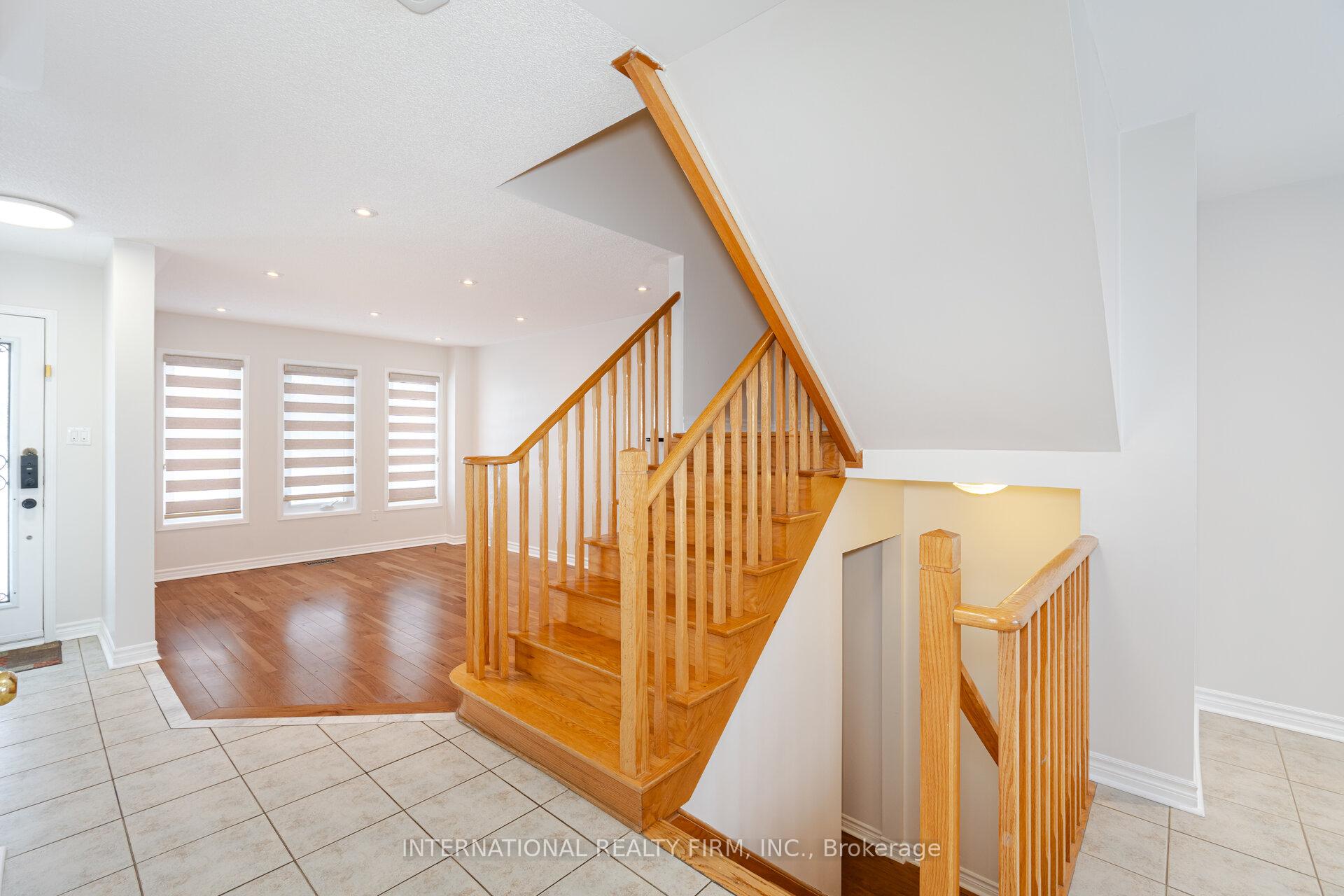 Photo 35 of 42 Matthew Drive, Vaughan, East Woodbridge — HOMEH