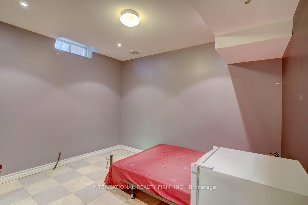 Photo 39 of 42 Matthew Drive, Vaughan, East Woodbridge — HOMEH
