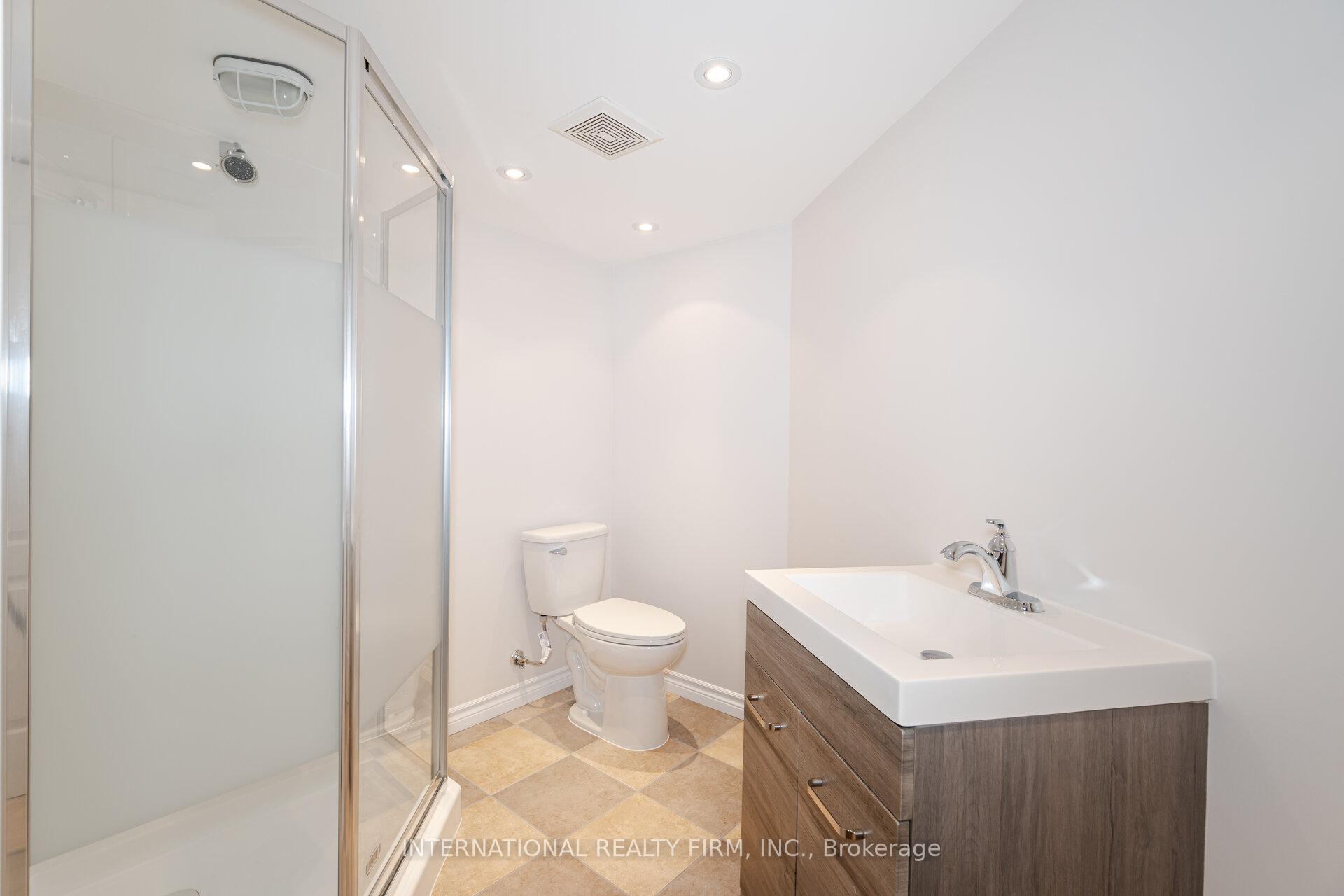Photo 40 of 42 Matthew Drive, Vaughan, East Woodbridge — HOMEH