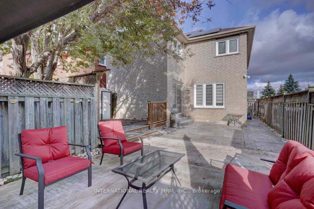 Photo 45 of 42 Matthew Drive, Vaughan, East Woodbridge — HOMEH