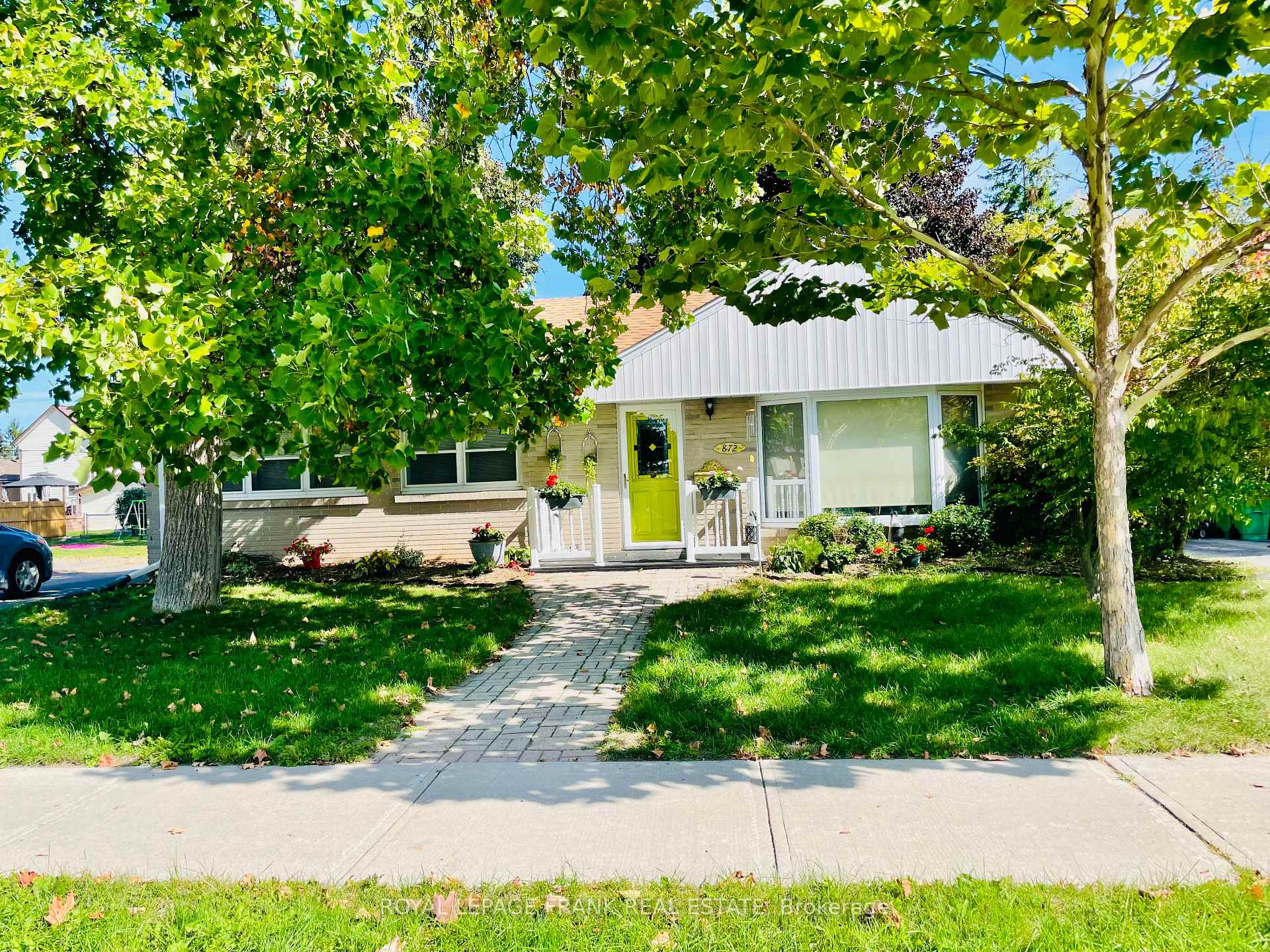 Photo 1 of 872 Western Avenue, Peterborough, Otonabee Ward 1 — HOMEH