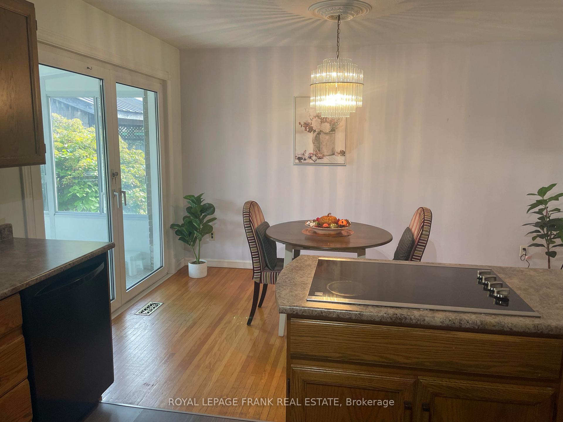 Photo 15 of 872 Western Avenue, Peterborough, Otonabee Ward 1 — HOMEH