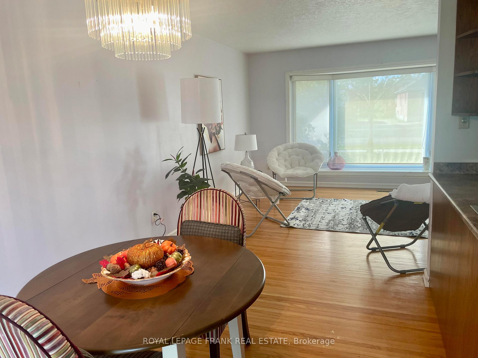 Photo 16 of 872 Western Avenue, Peterborough, Otonabee Ward 1 — HOMEH
