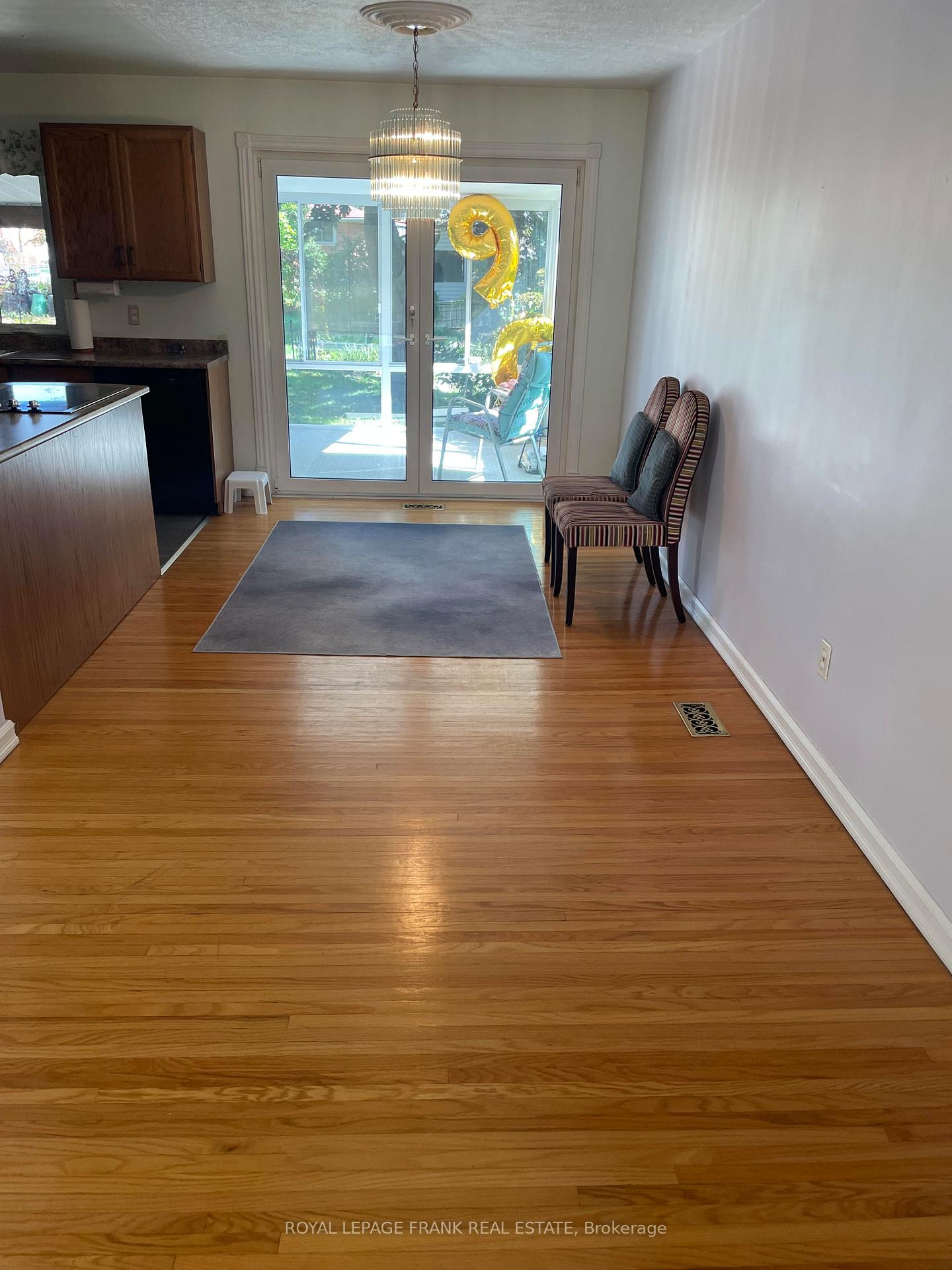 Photo 18 of 872 Western Avenue, Peterborough, Otonabee Ward 1 — HOMEH