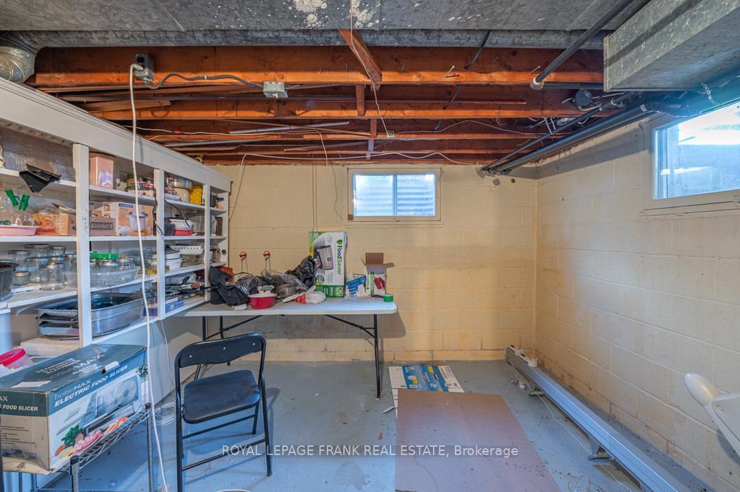 Photo 29 of 872 Western Avenue, Peterborough, Otonabee Ward 1 — HOMEH