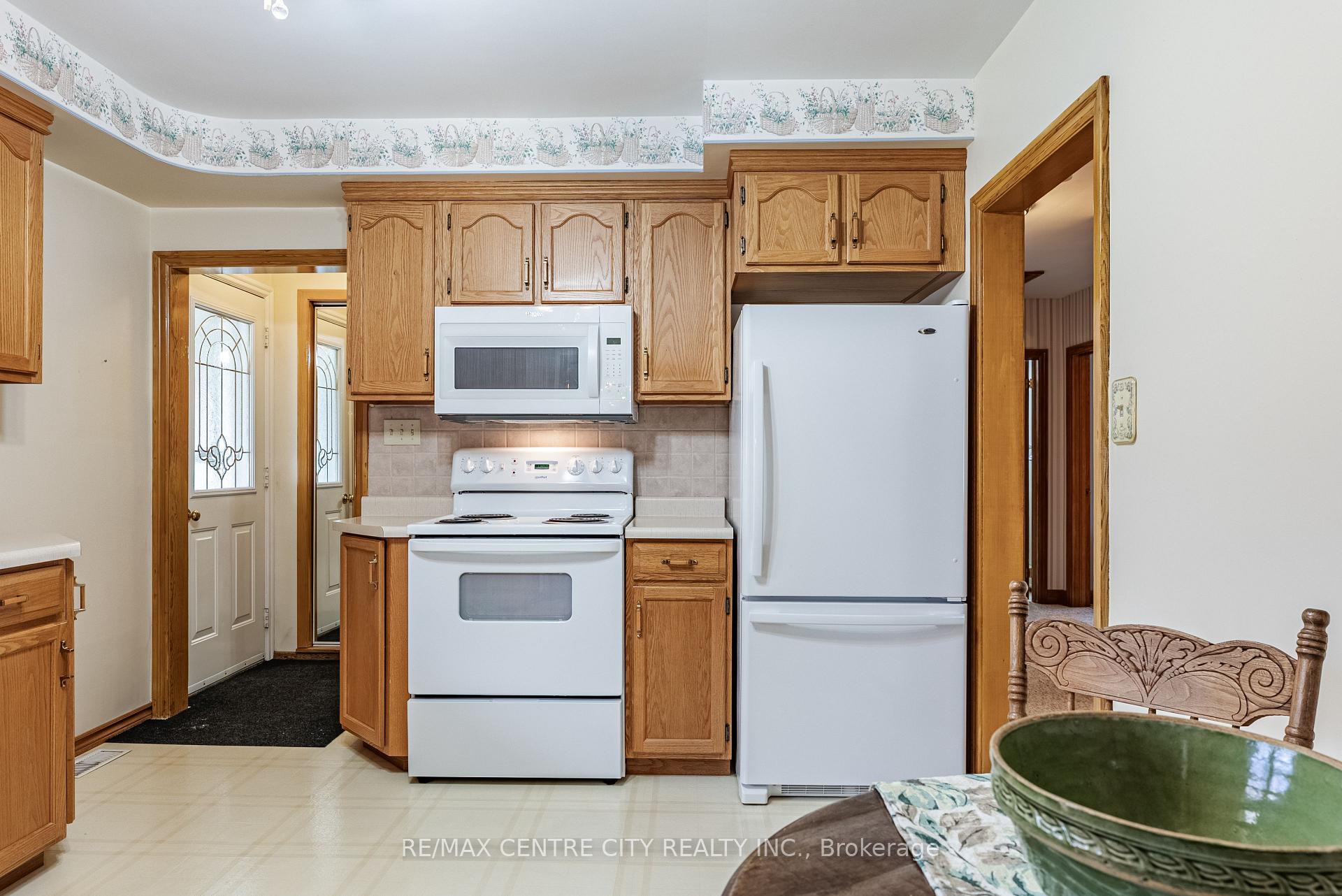 Photo 16 of 88 Pine Street W, Aylmer — HOMEH