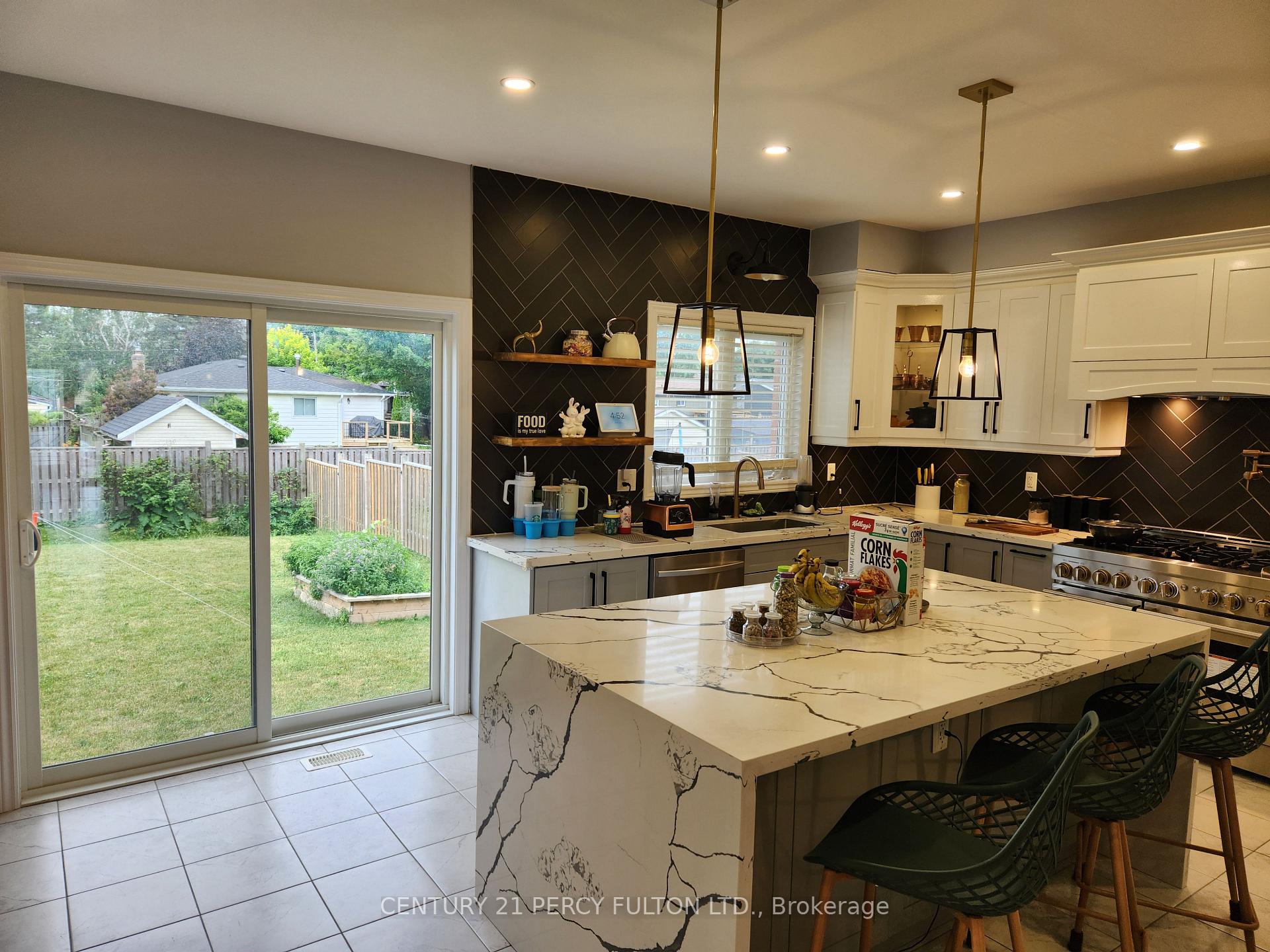 Photo 9 of 29 Pollock Avenue, Brock, Beaverton — HOMEH