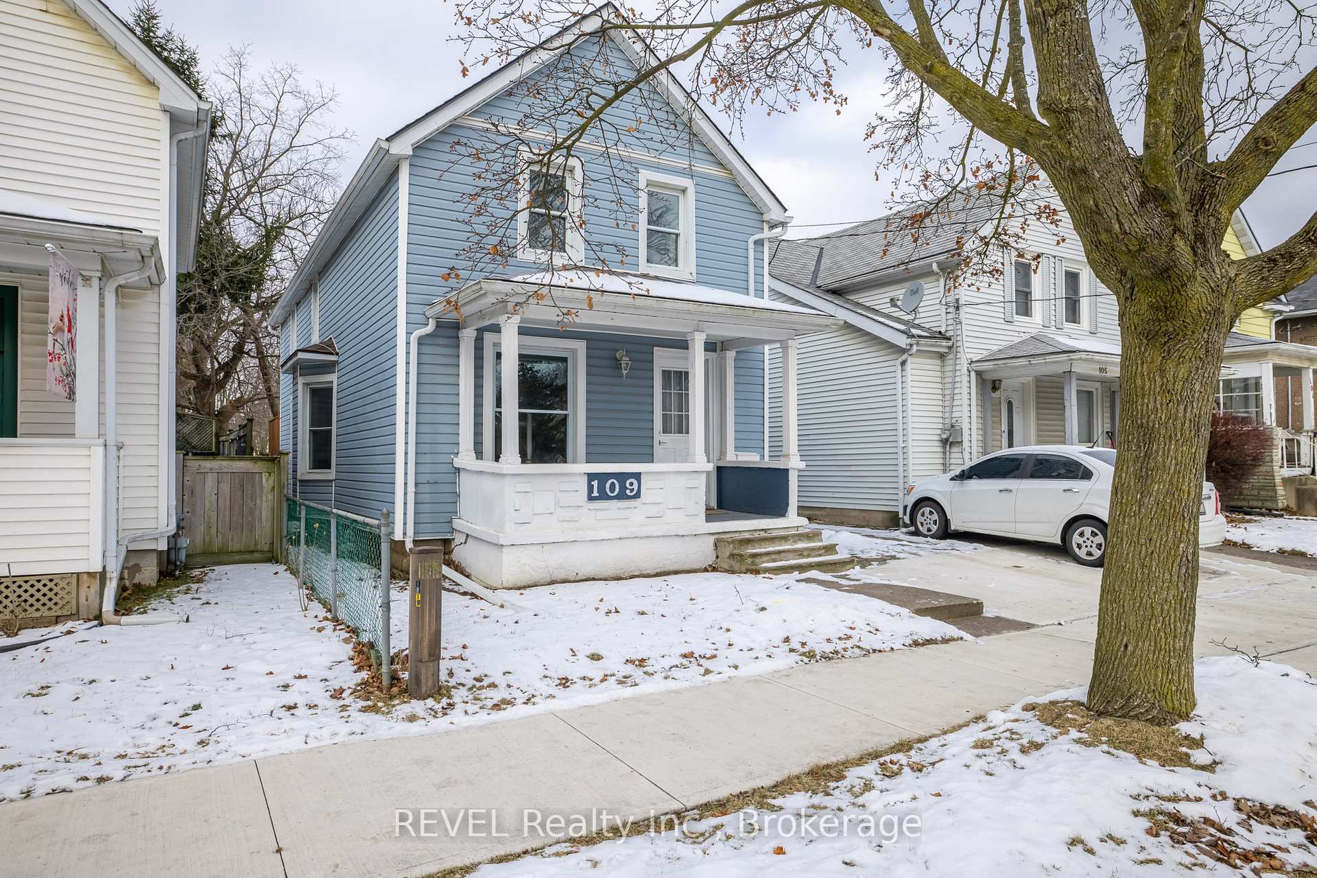 Photo 2 of 109 Garner Avenue, Welland, Welland Downtown — HOMEH