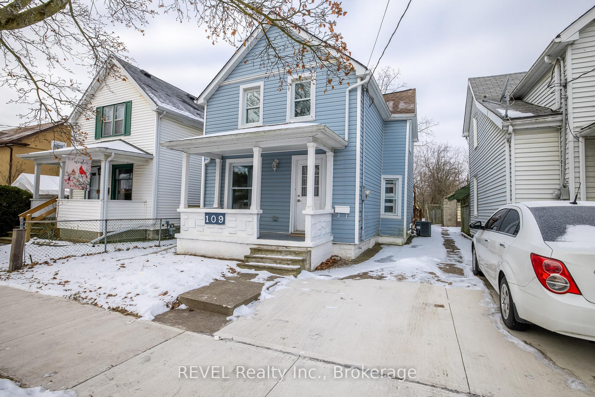 Photo 3 of 109 Garner Avenue, Welland, Welland Downtown — HOMEH