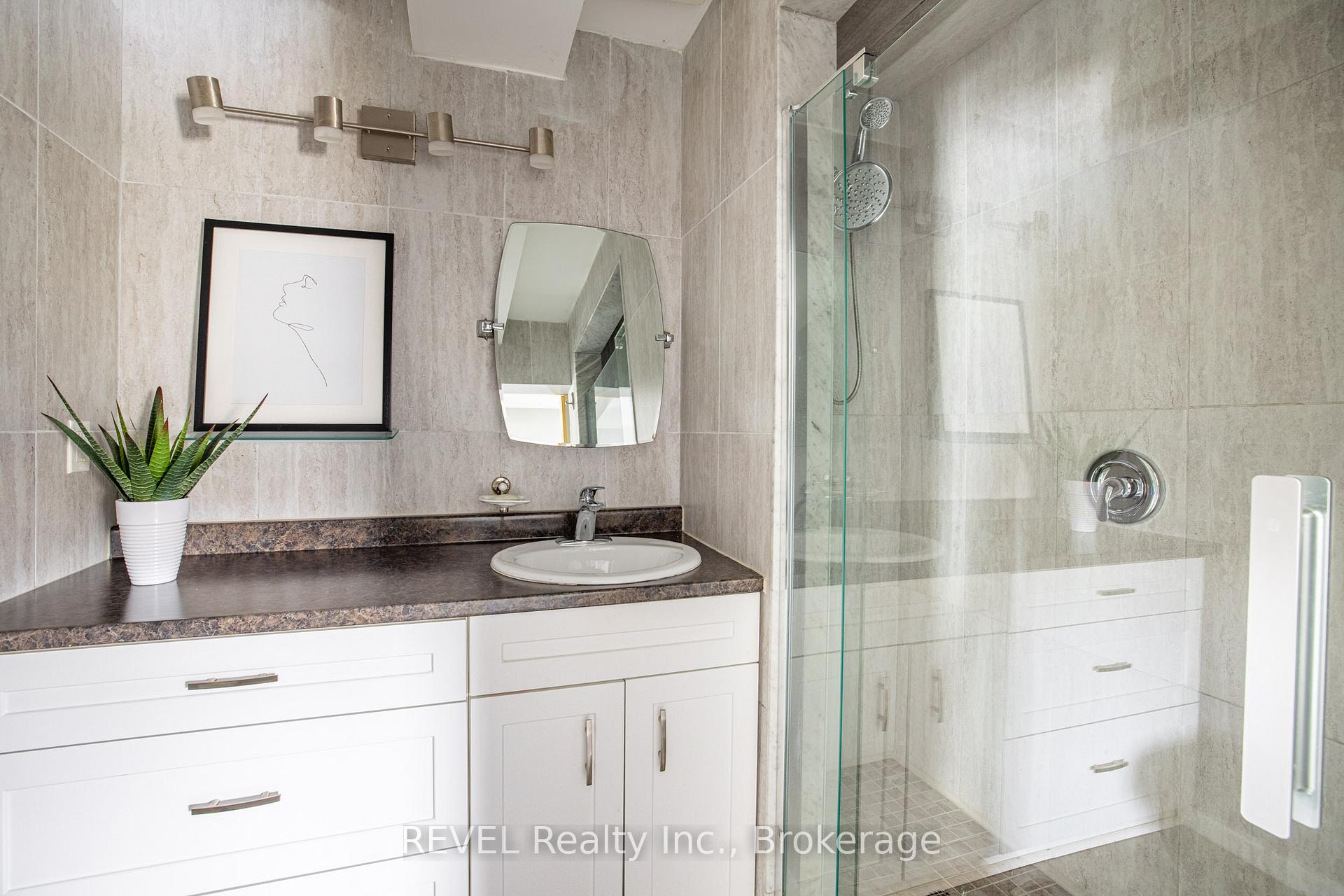Photo 15 of 109 Garner Avenue, Welland, Welland Downtown — HOMEH
