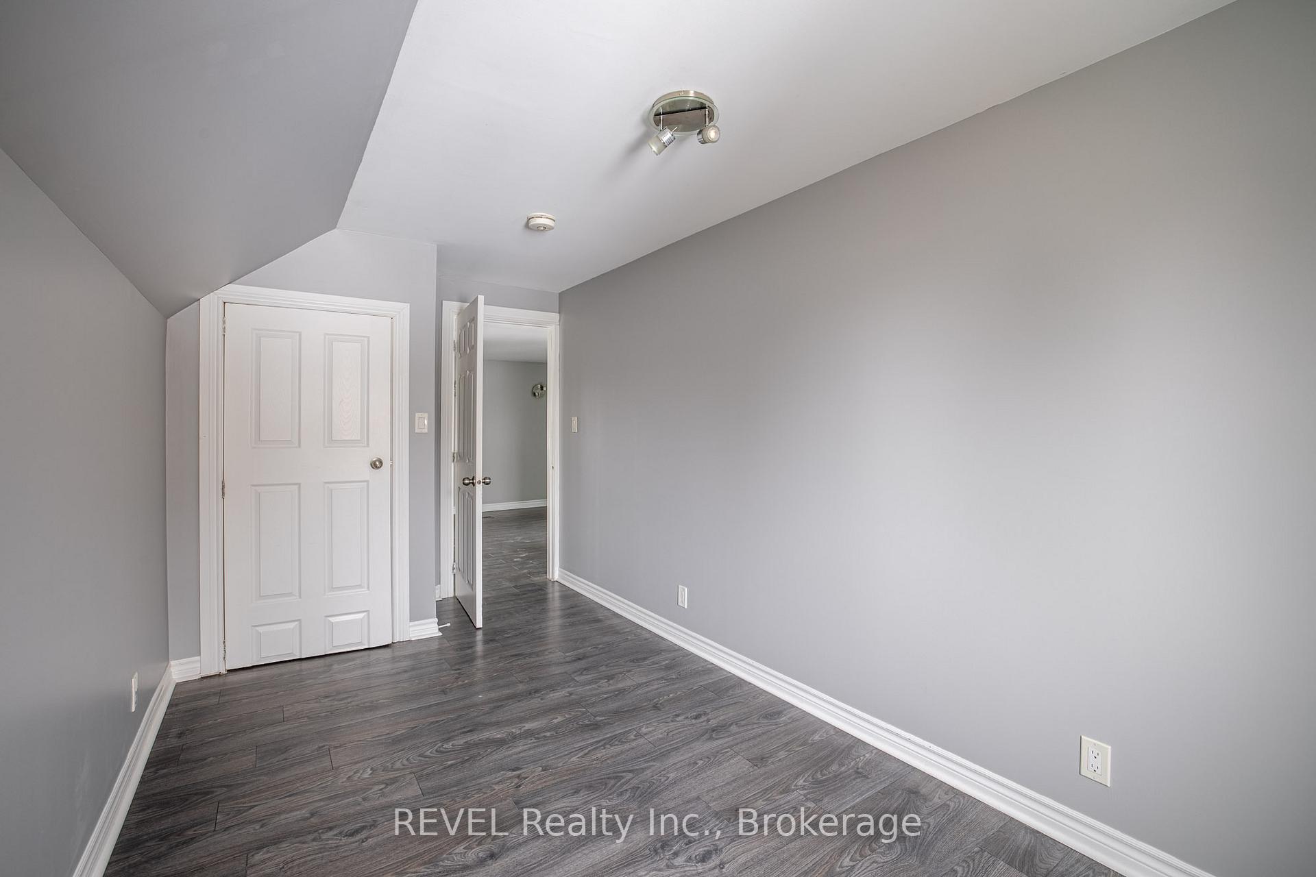 Photo 17 of 109 Garner Avenue, Welland, Welland Downtown — HOMEH