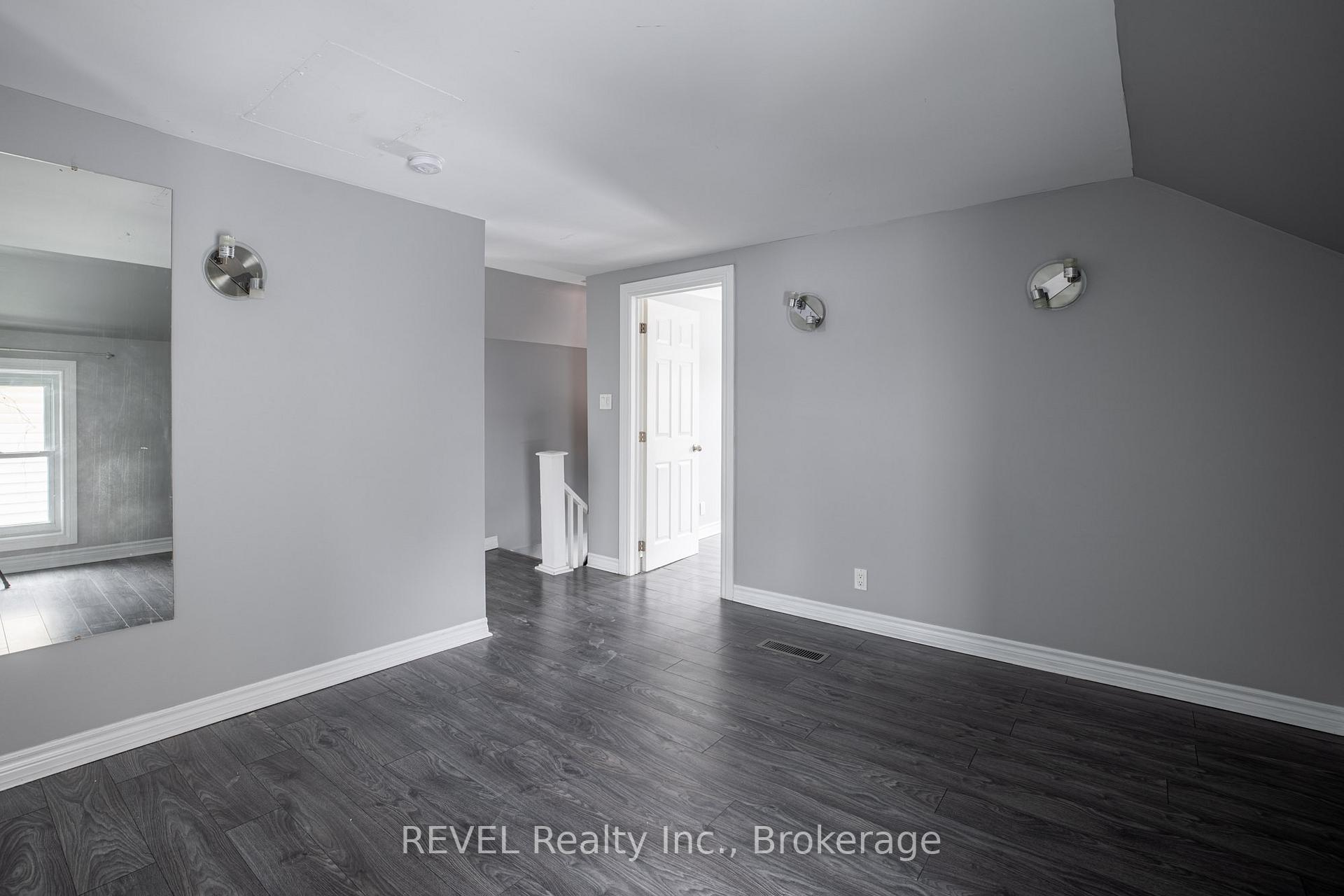 Photo 20 of 109 Garner Avenue, Welland, Welland Downtown — HOMEH