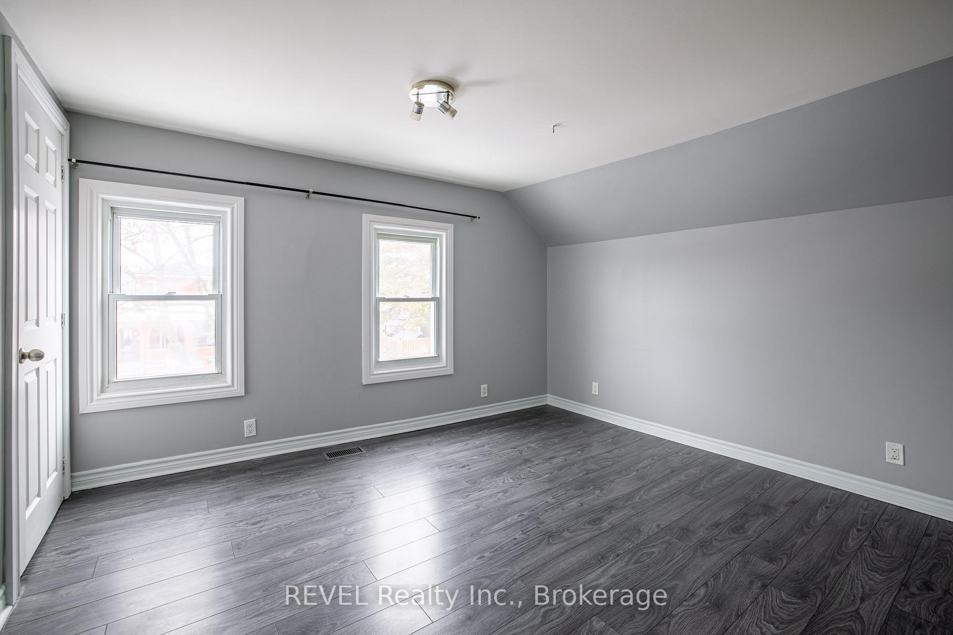 Photo 25 of 109 Garner Avenue, Welland, Welland Downtown — HOMEH