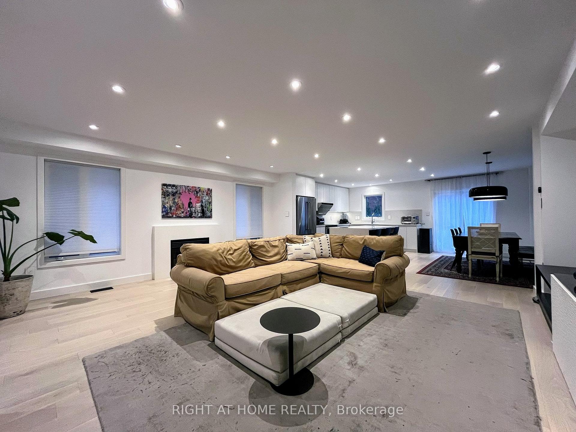 Photo 2 of 4 Lealinds Road, Vaughan, Patterson — HOMEH