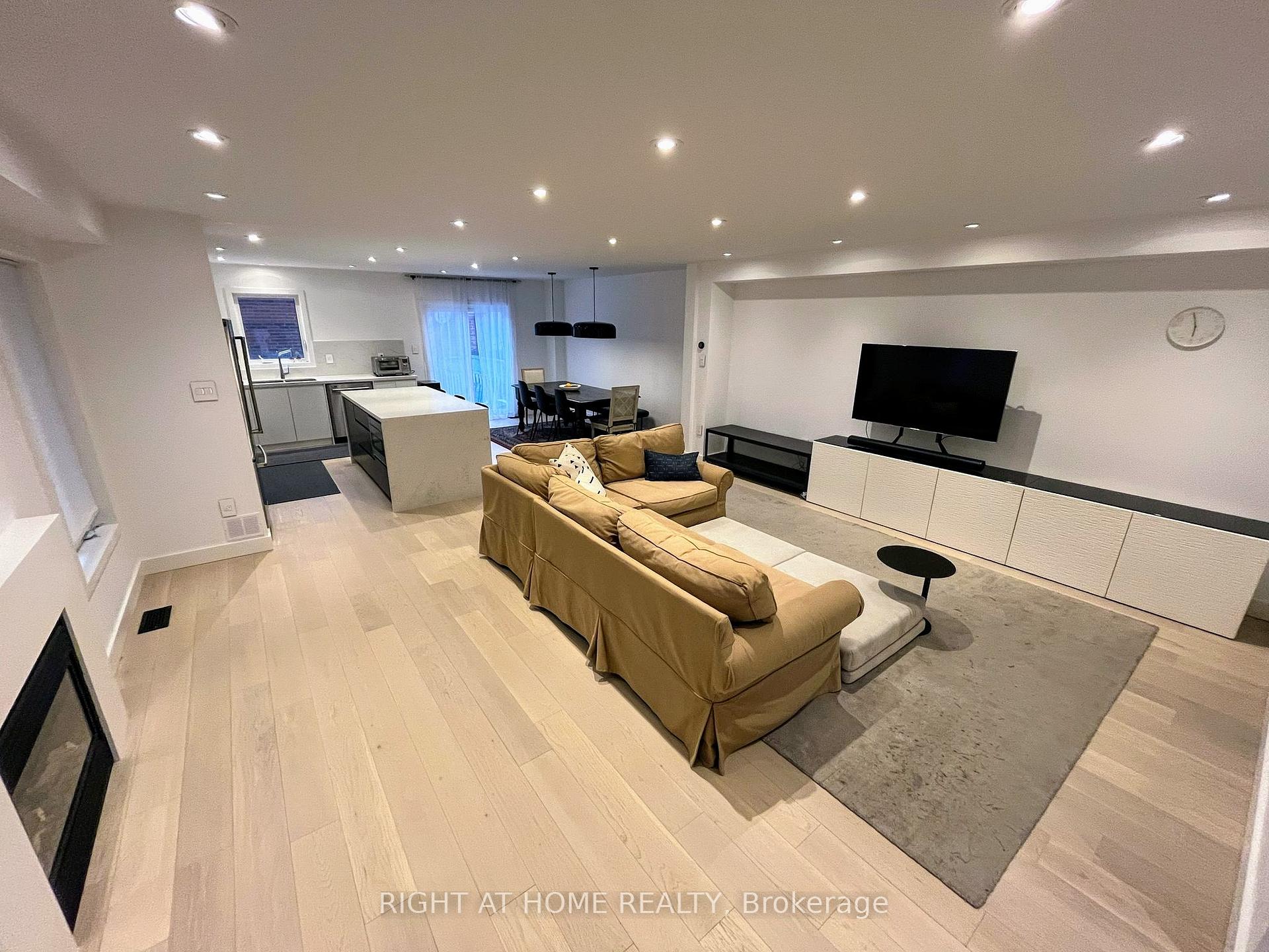 Photo 3 of 4 Lealinds Road, Vaughan, Patterson — HOMEH