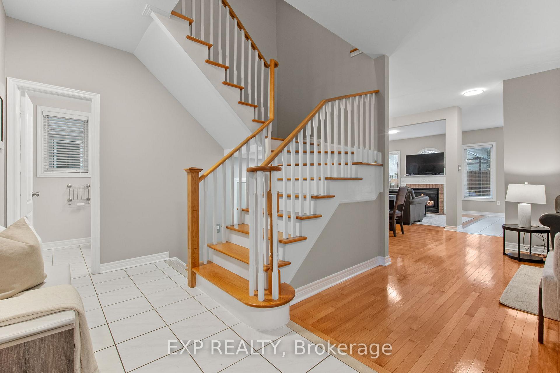 Photo 4 of 28 Divine Drive, Whitby, Rolling Acres — HOMEH